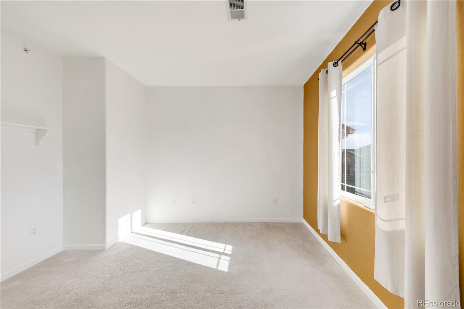 8456 S Hoyt Unit: 301