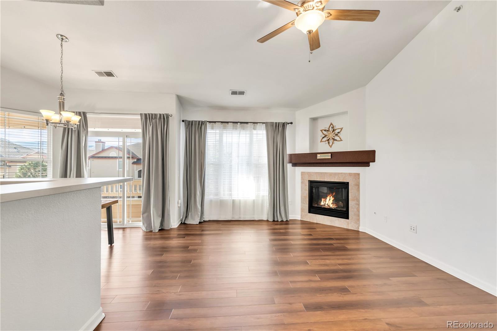 8456 S Hoyt Unit: 301