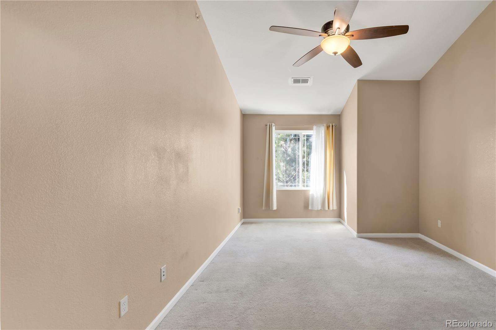 8456 S Hoyt Unit: 301