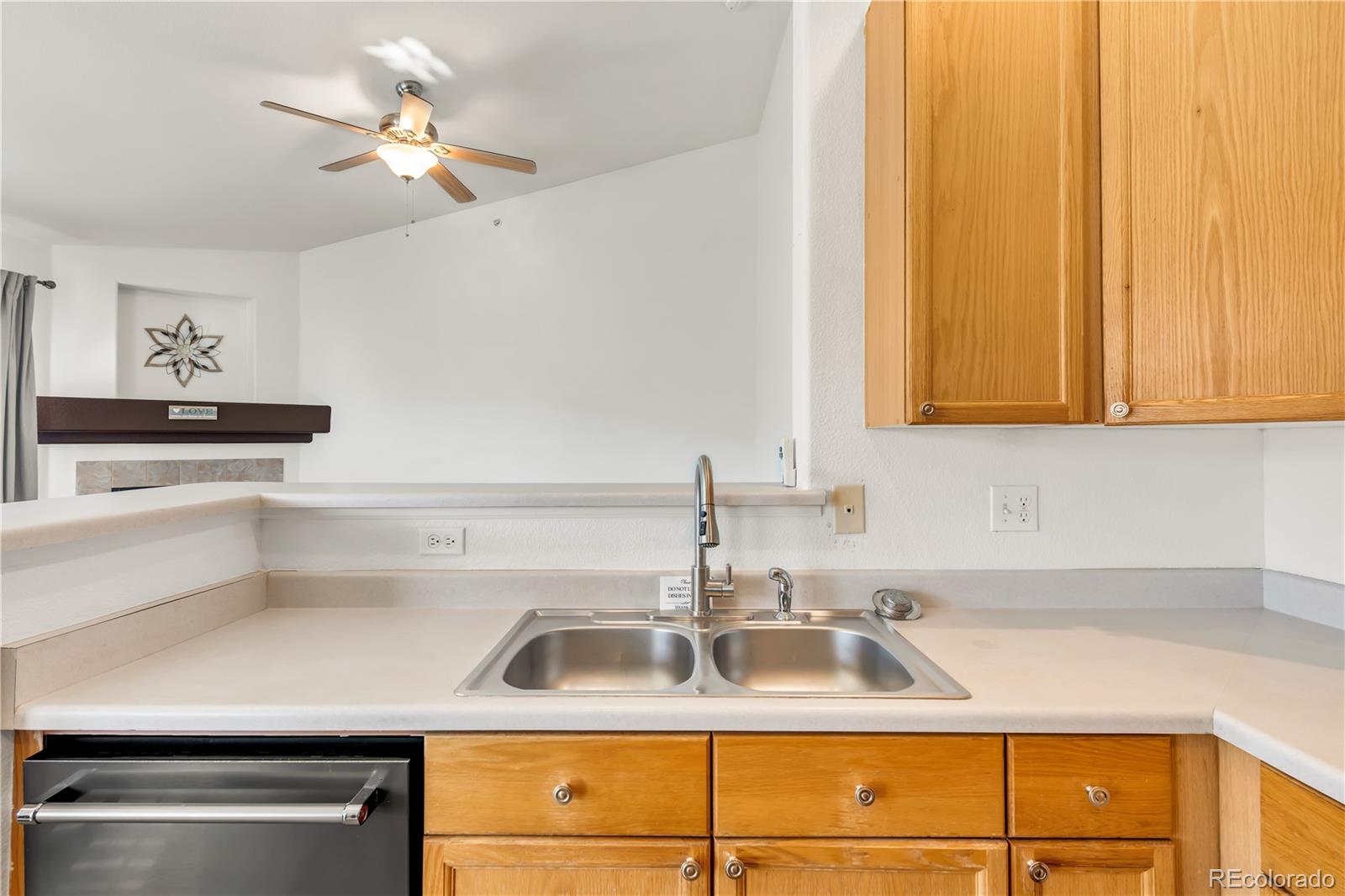 8456 S Hoyt Unit: 301