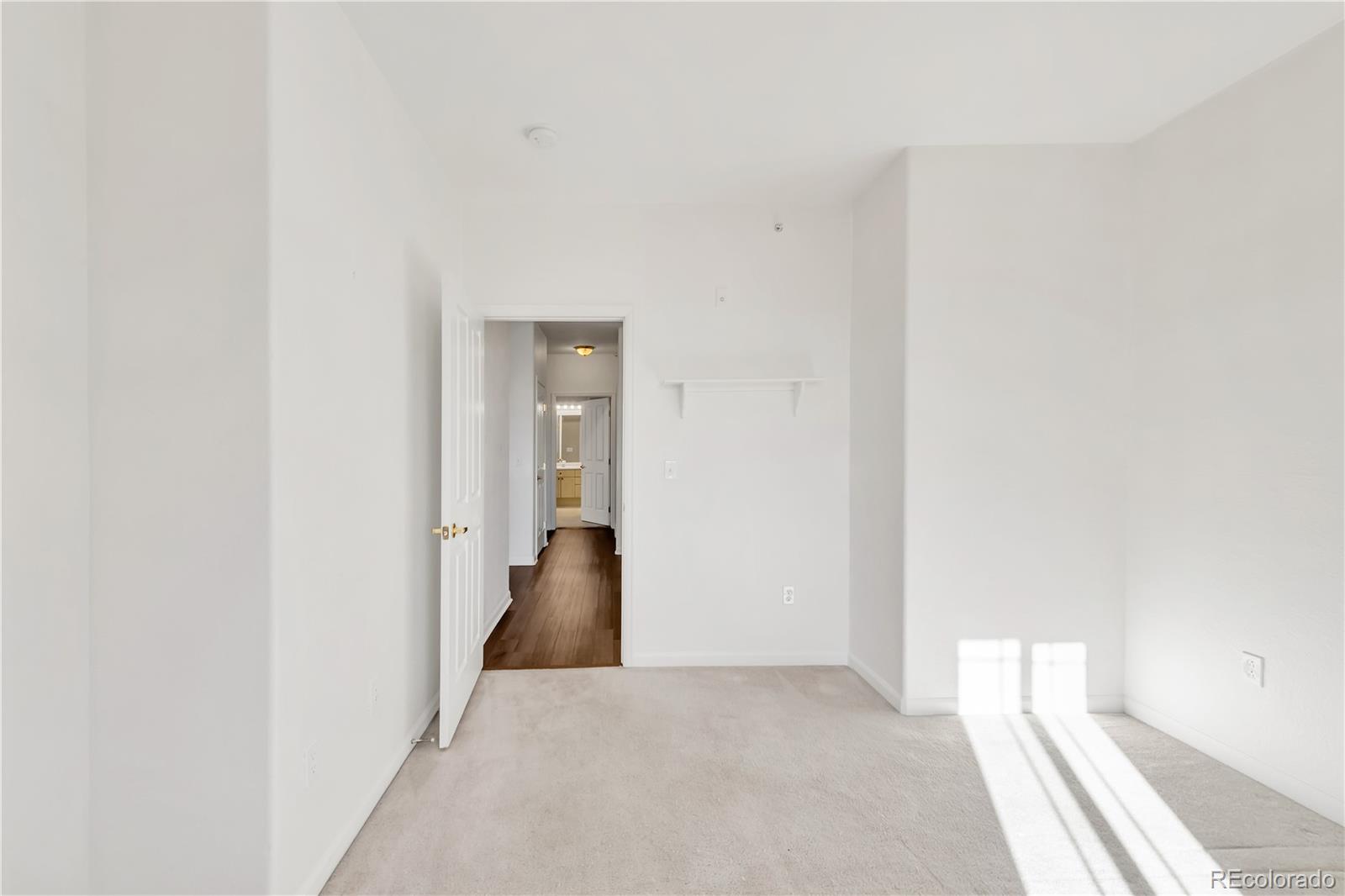 8456 S Hoyt Unit: 301