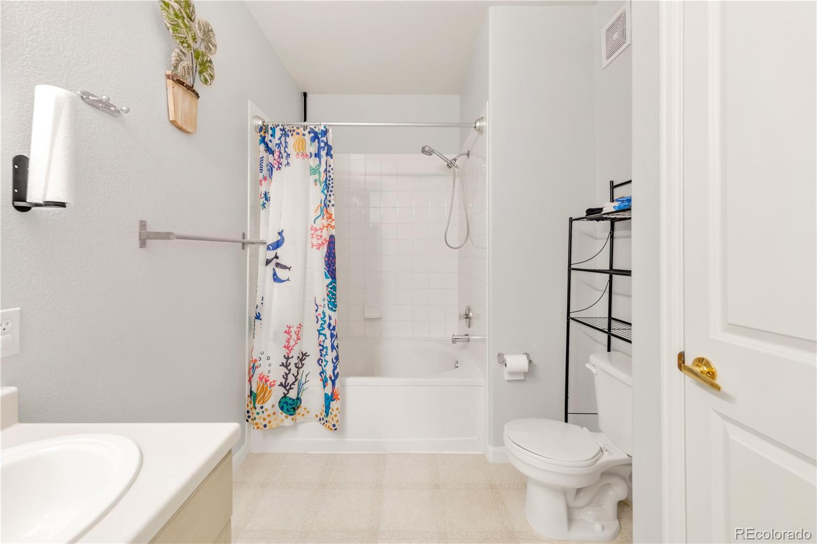 8456 S Hoyt Unit: 301