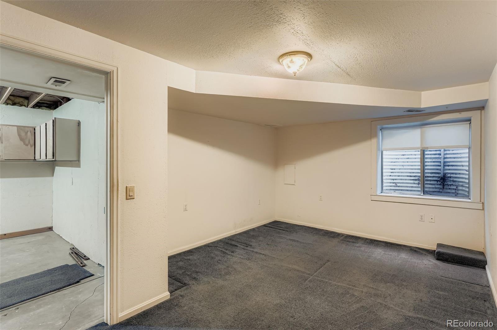 6818 Zenobia Street Unit: 2