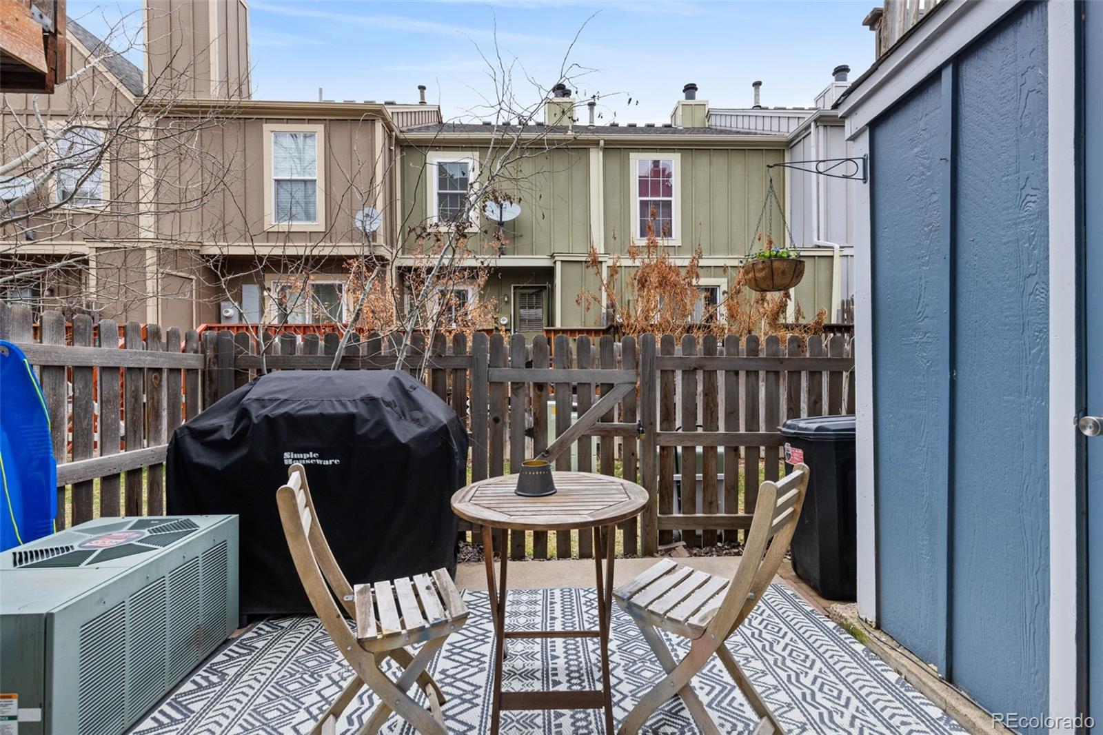 8228 S Fillmore Circle