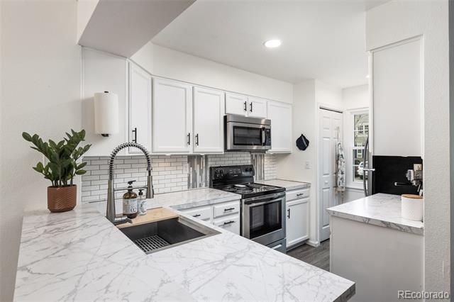 8228 S Fillmore Circle
