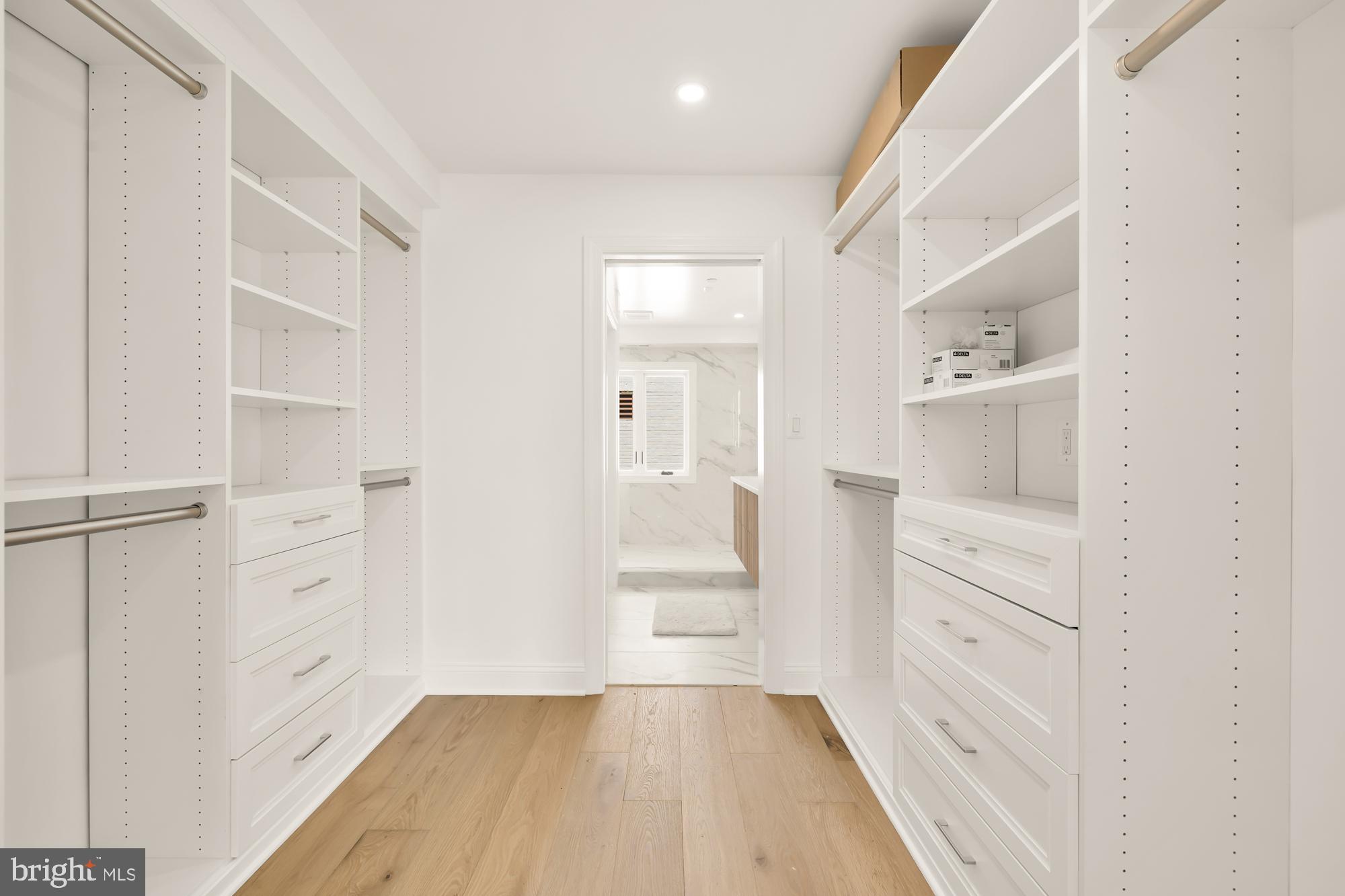 1200 ETON COURT NW T4
