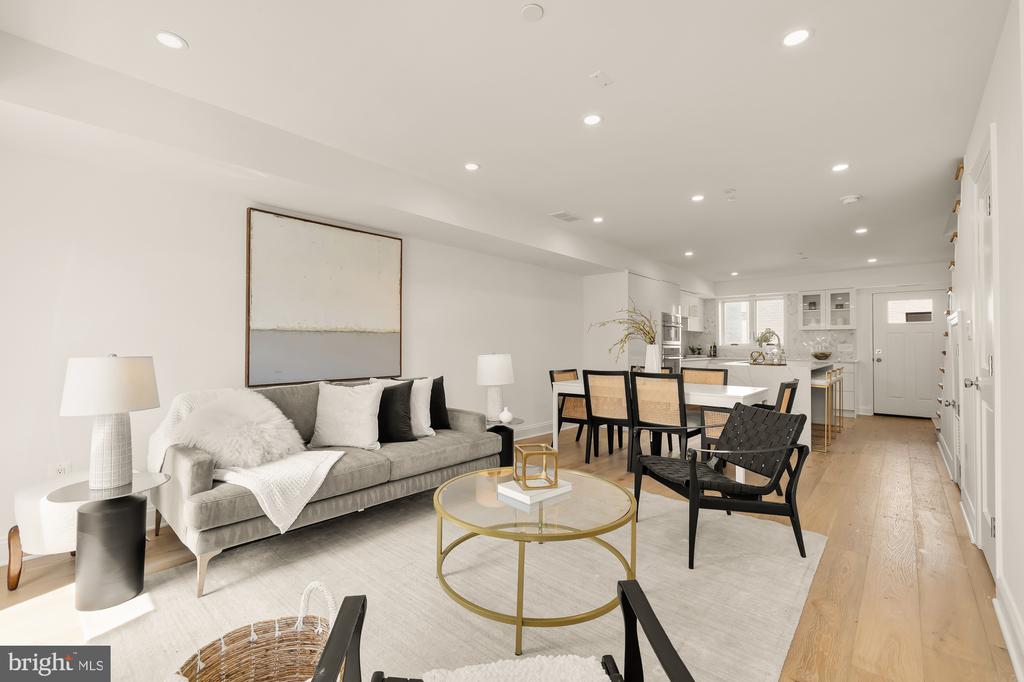 1200 ETON COURT NW T4
