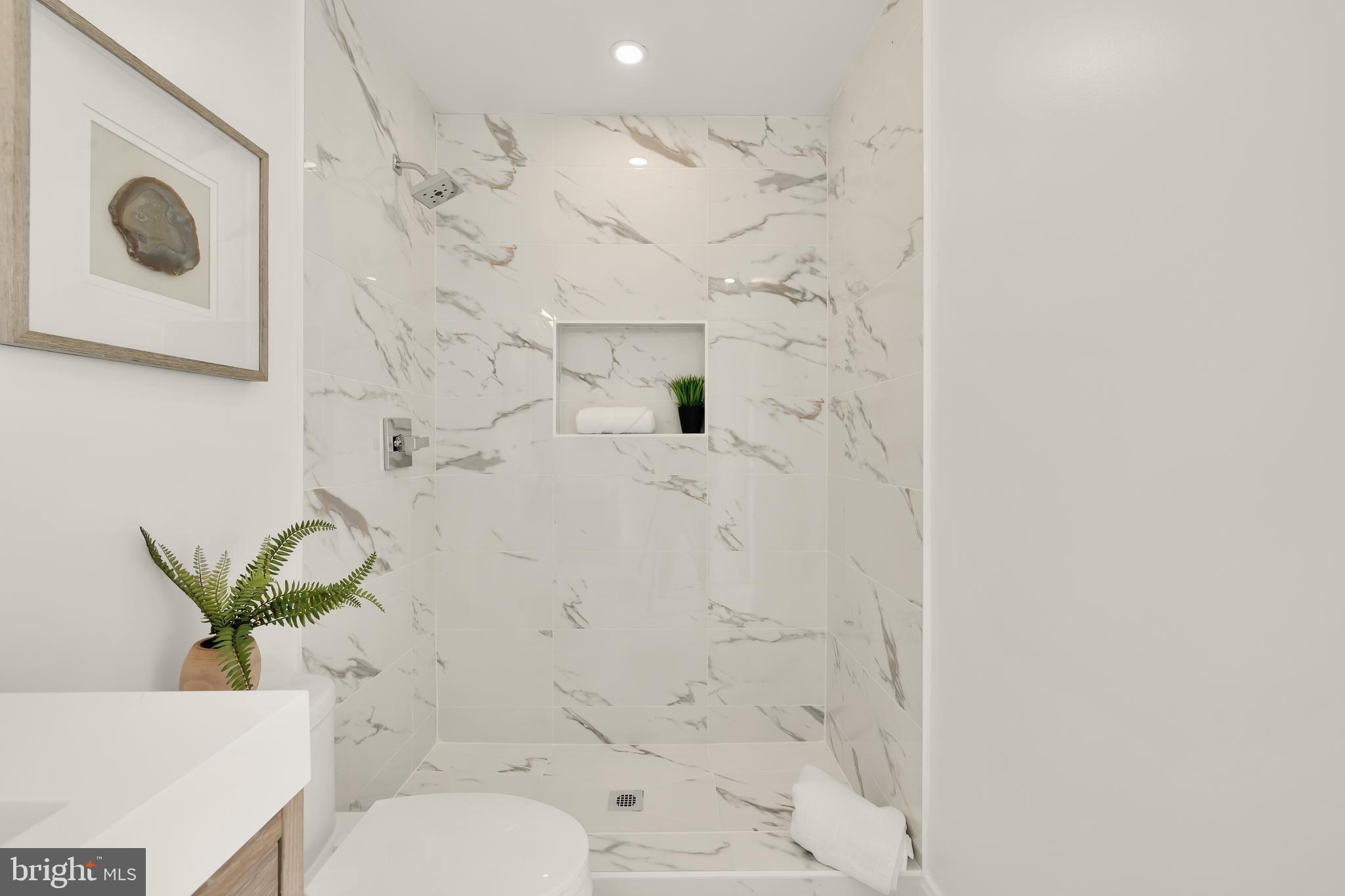 1204 ETON COURT NW T2