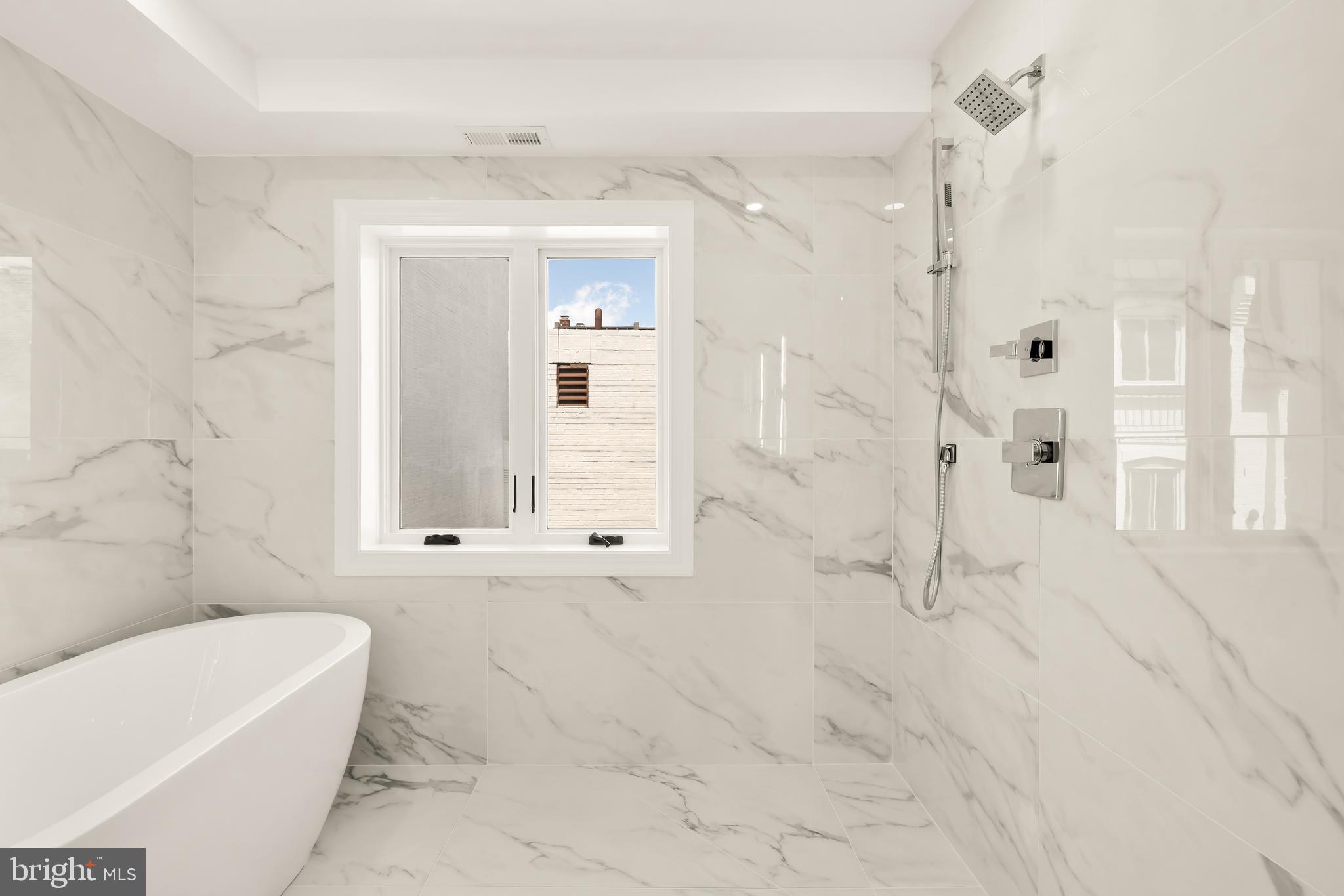 1204 ETON COURT NW T2