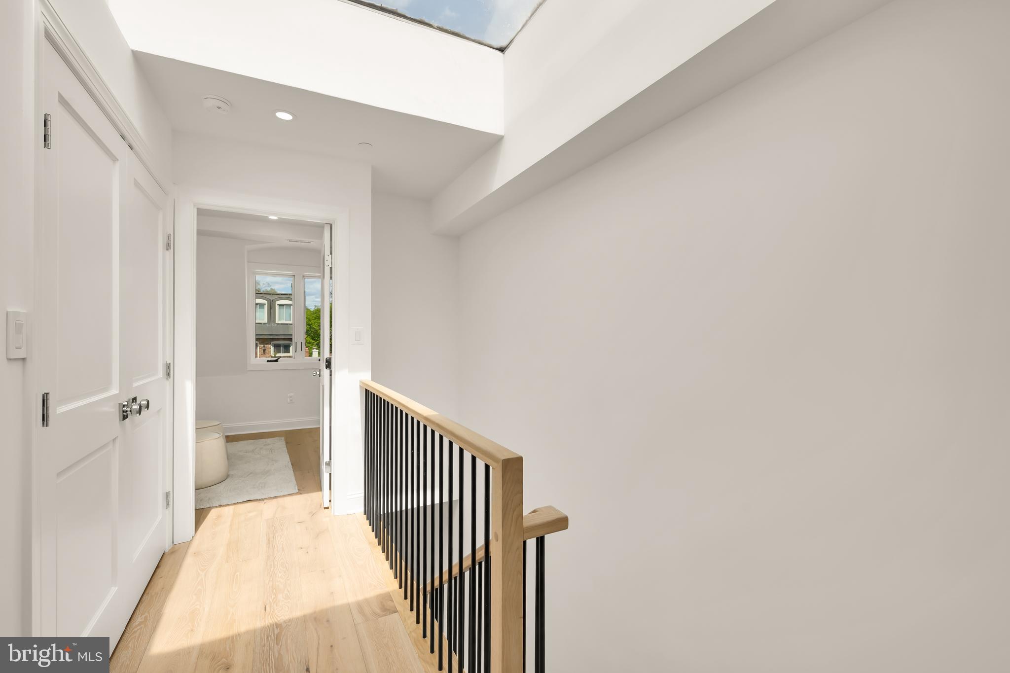 1204 ETON COURT NW T2