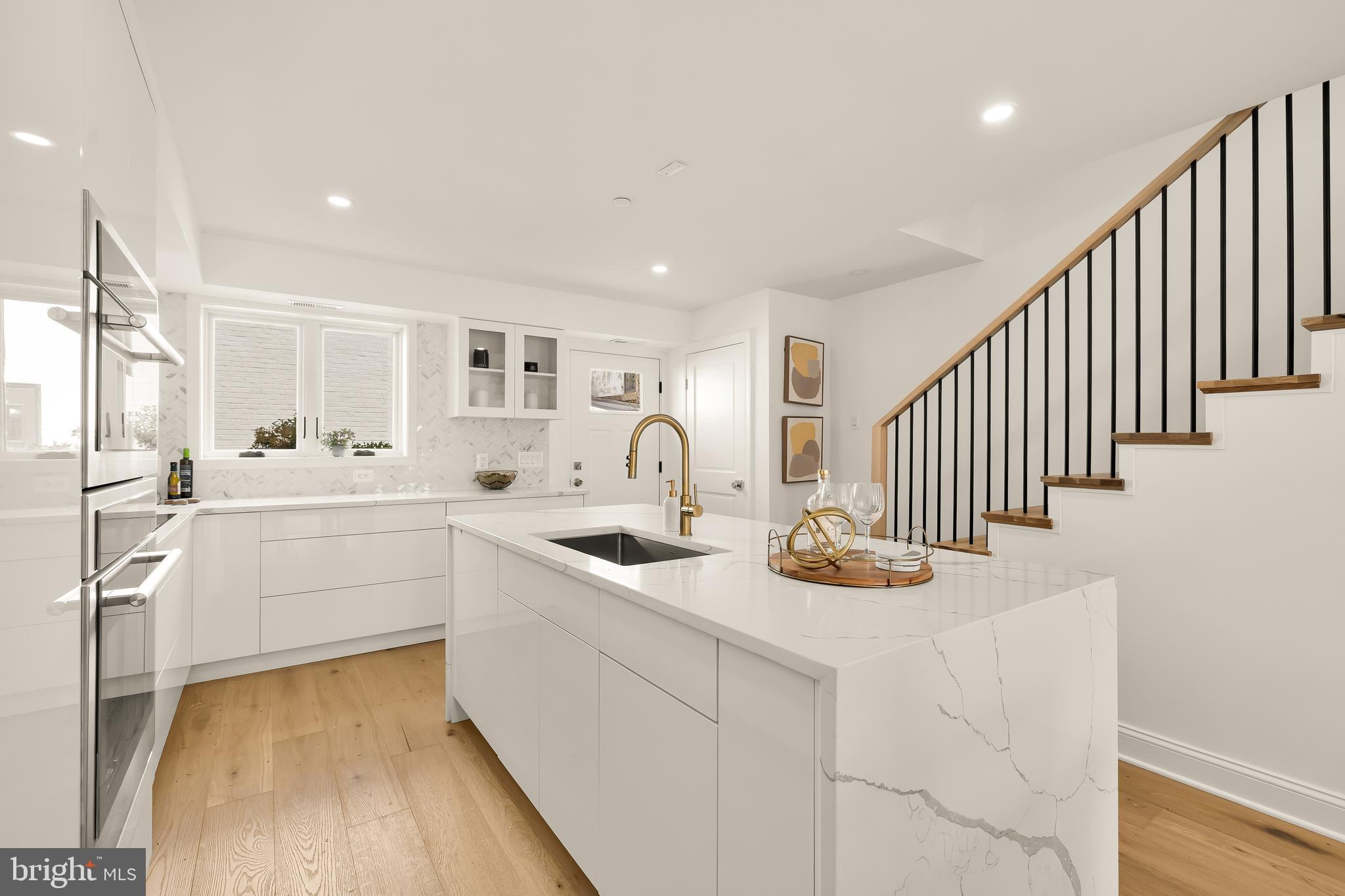 1204 ETON COURT NW T2