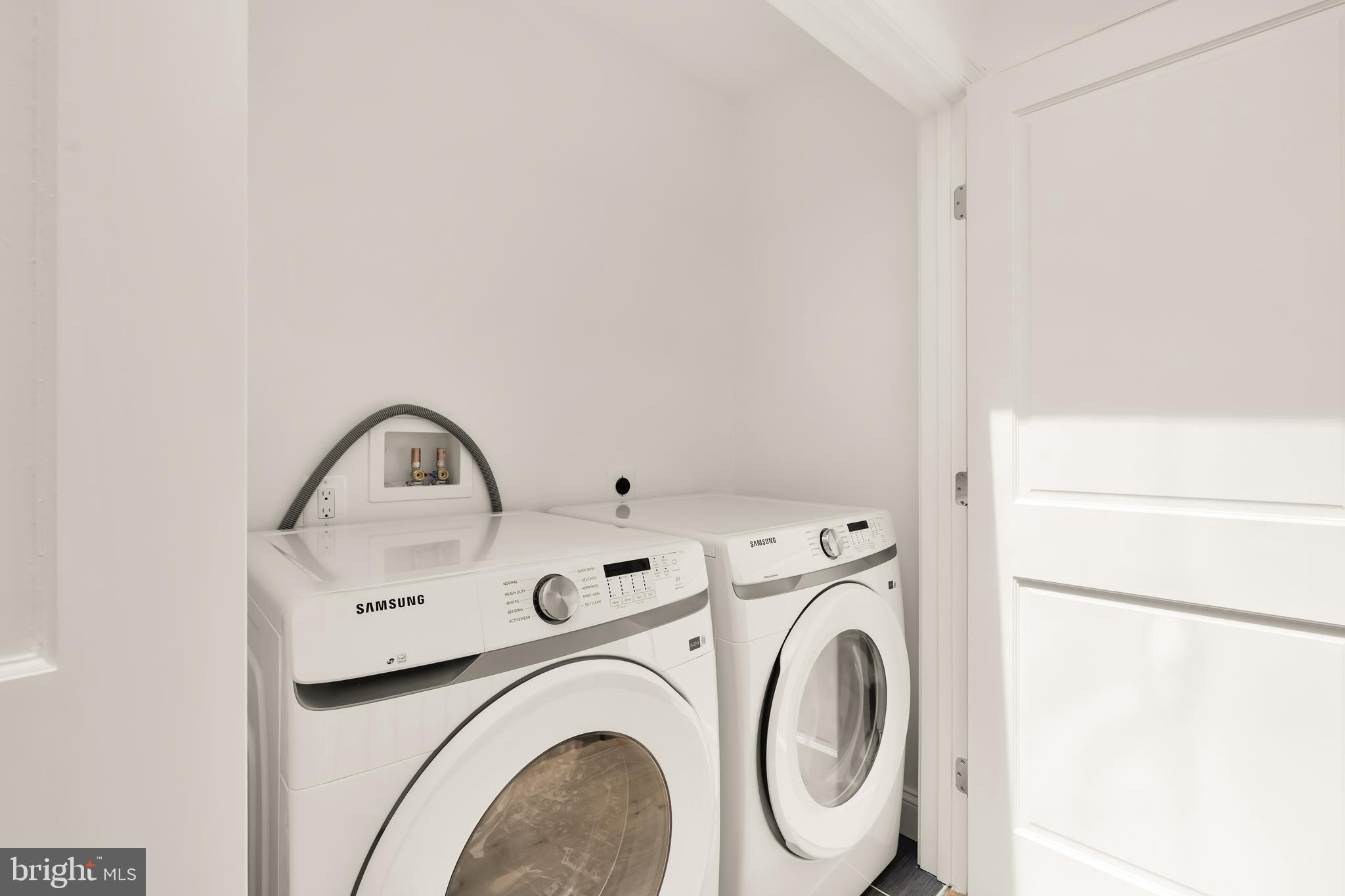 1204 ETON COURT NW T2