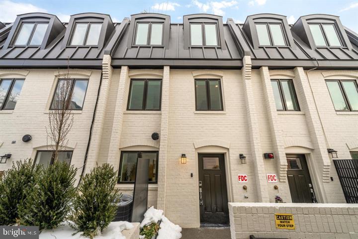 1202 POTOMAC STREET NW T6