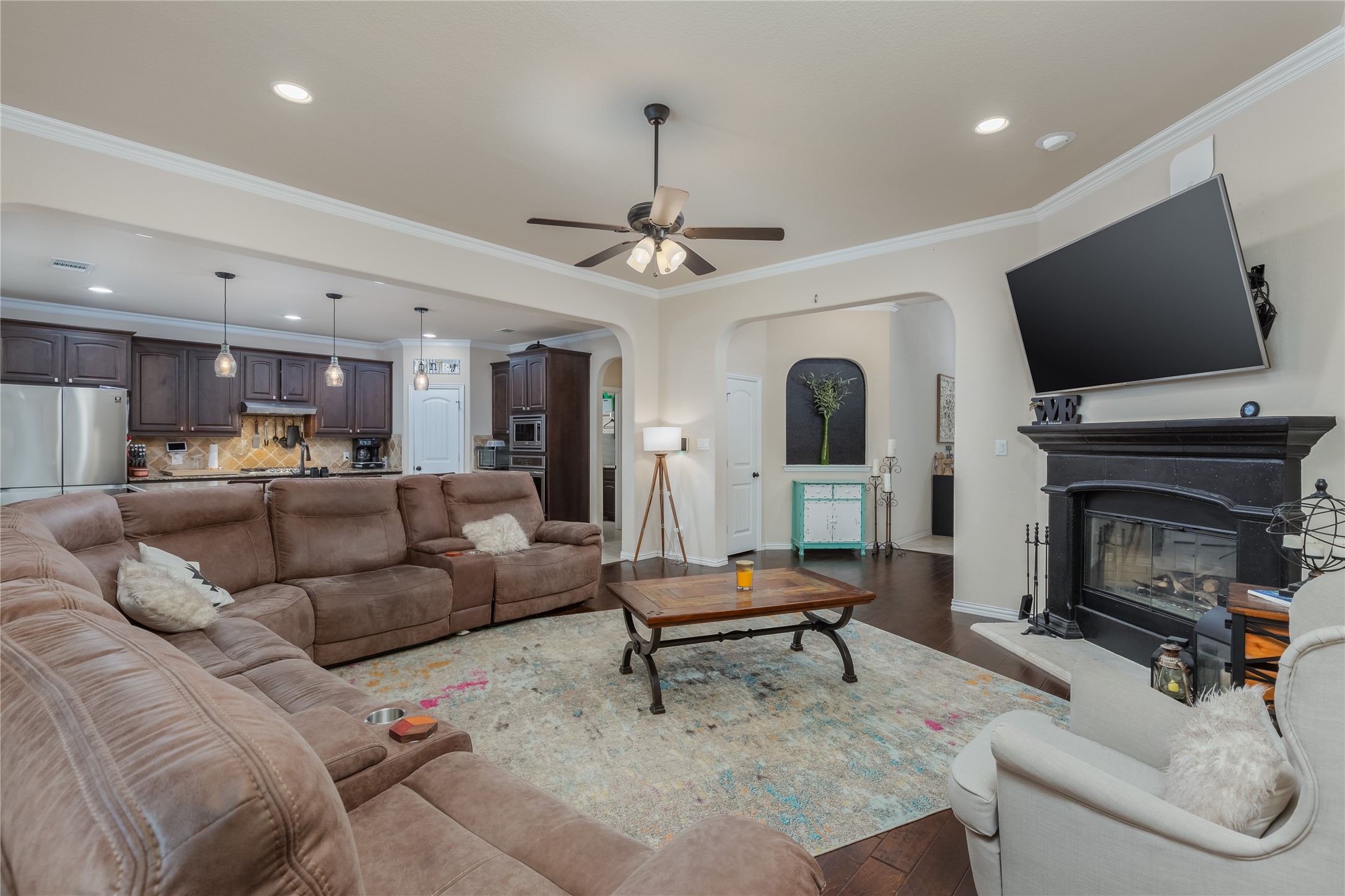 6040 Dunnlevy Drive