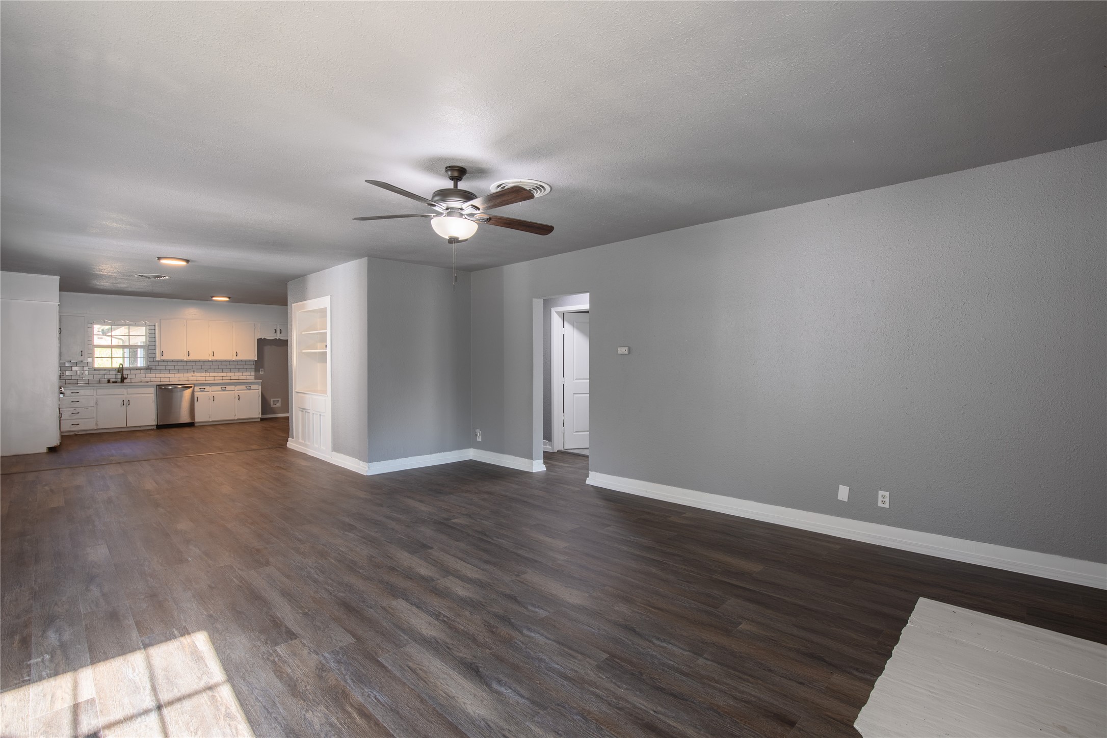 1101 Lakeview Drive