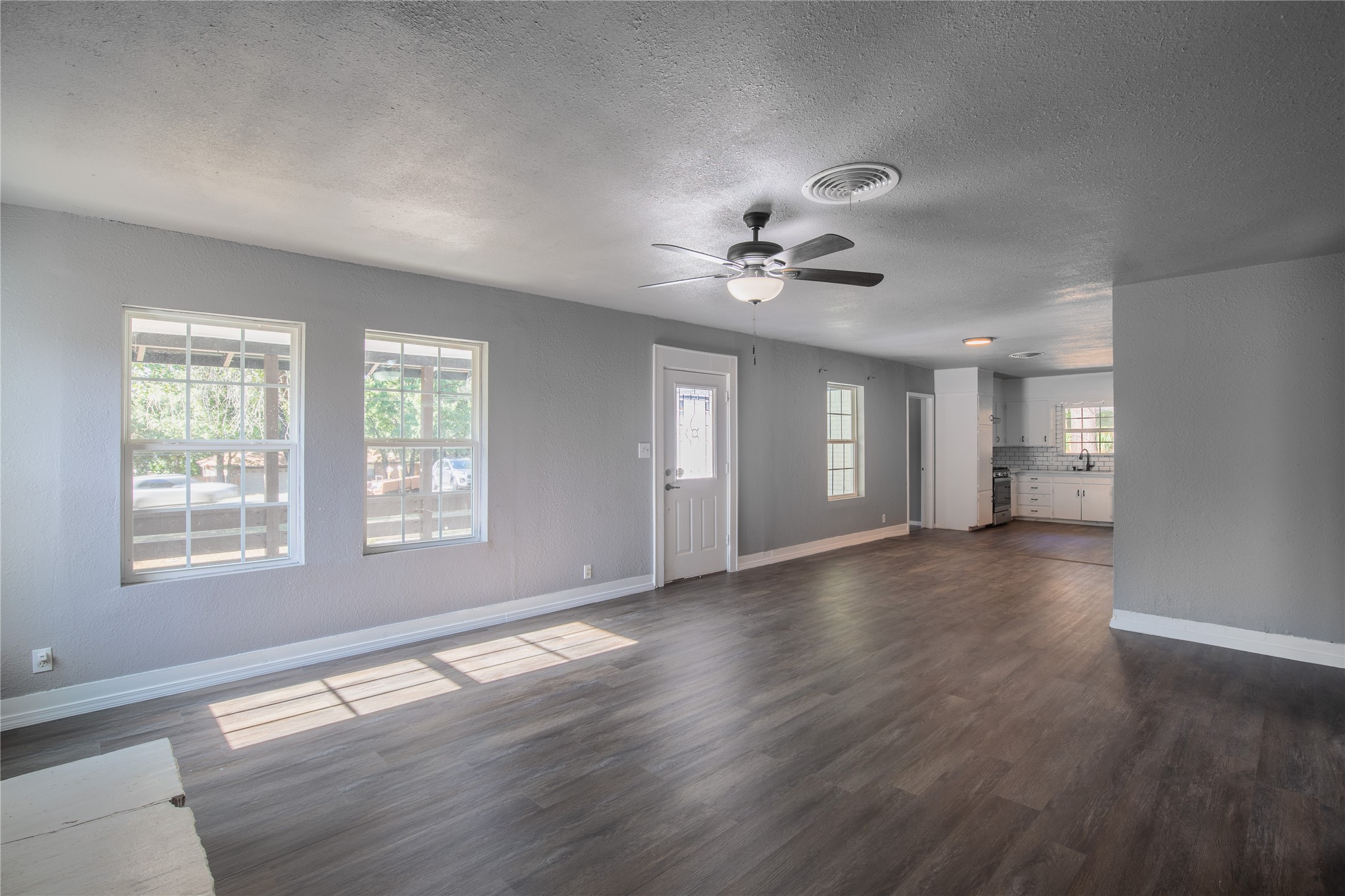 1101 Lakeview Drive