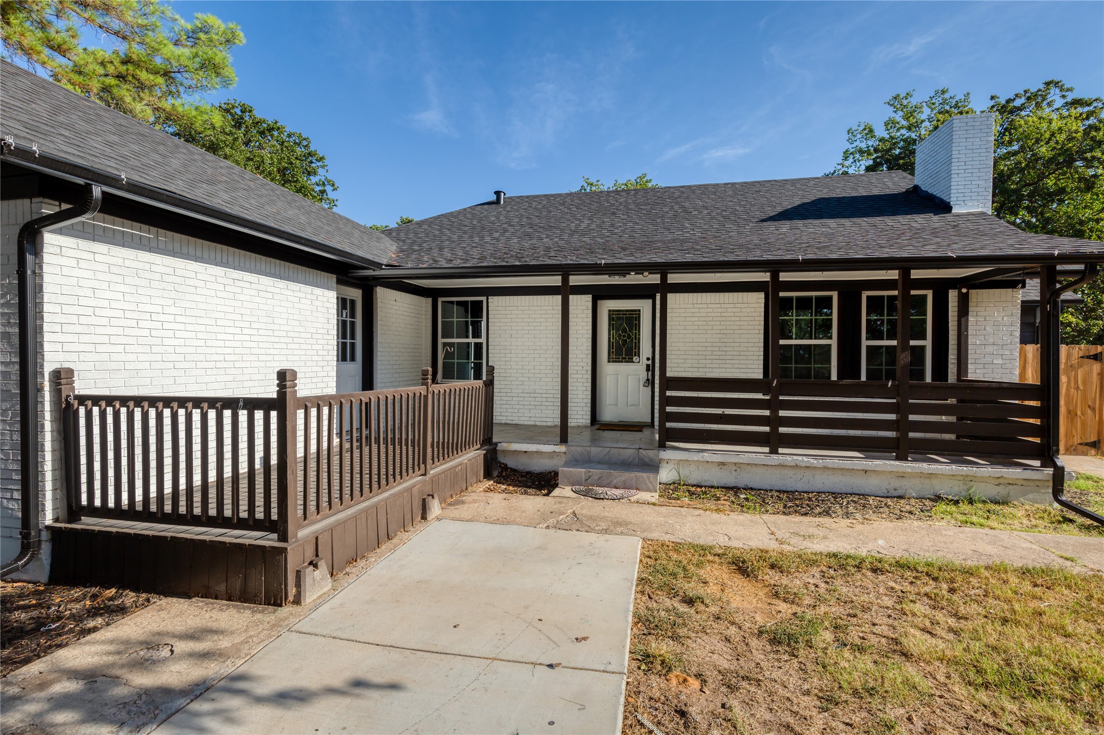 1101 Lakeview Drive