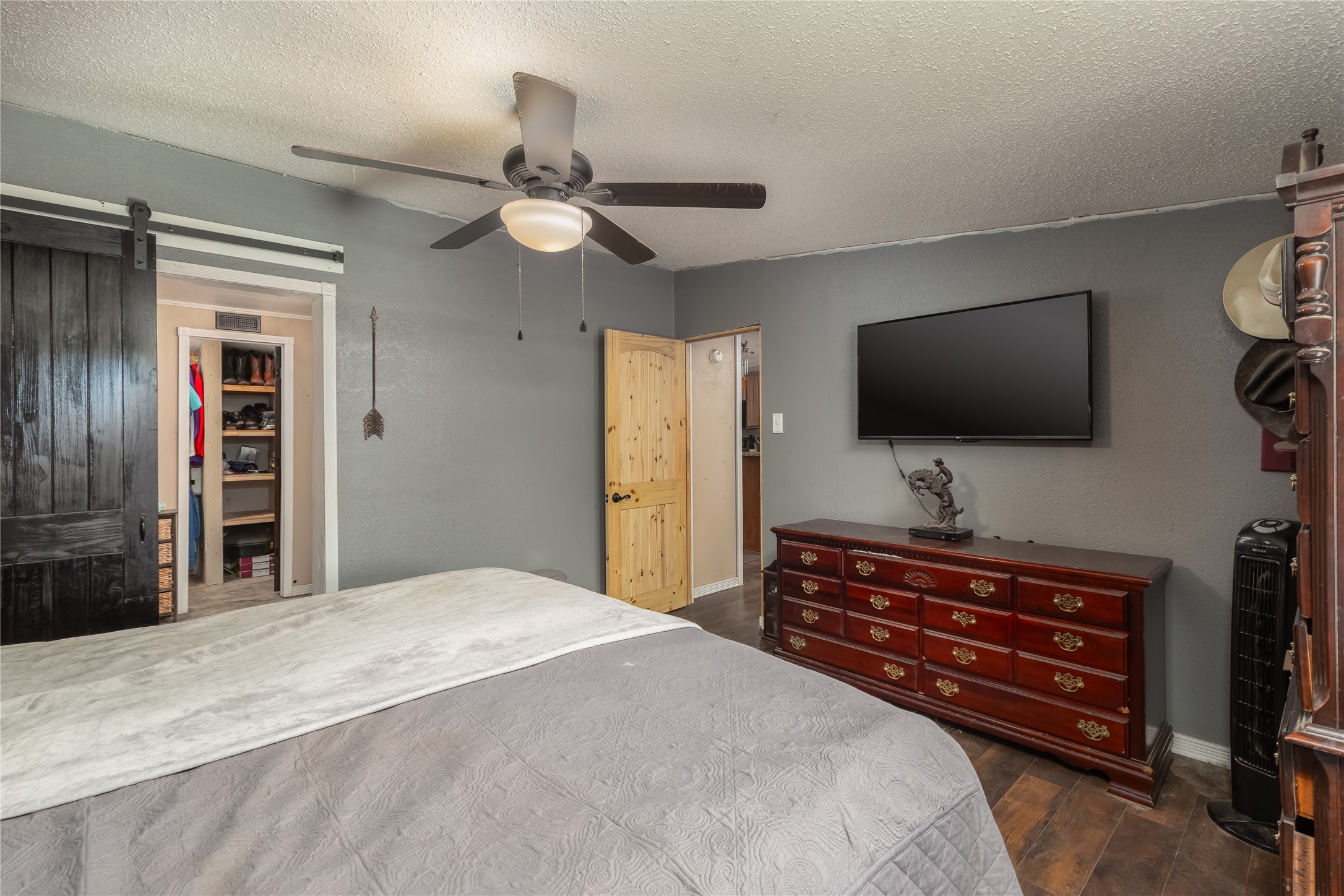 100 Blue Valley Court