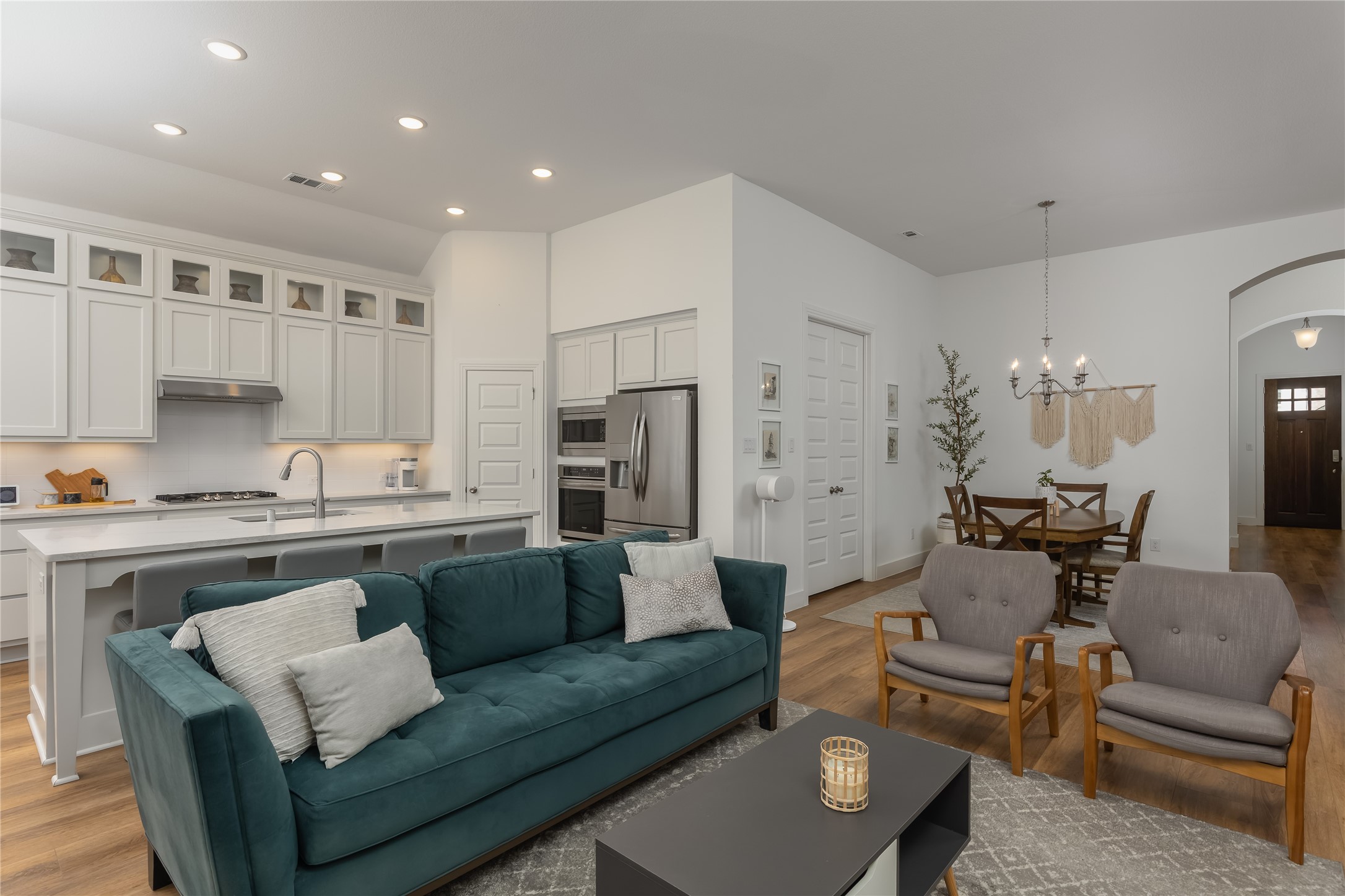 1128 Cottonseed Street