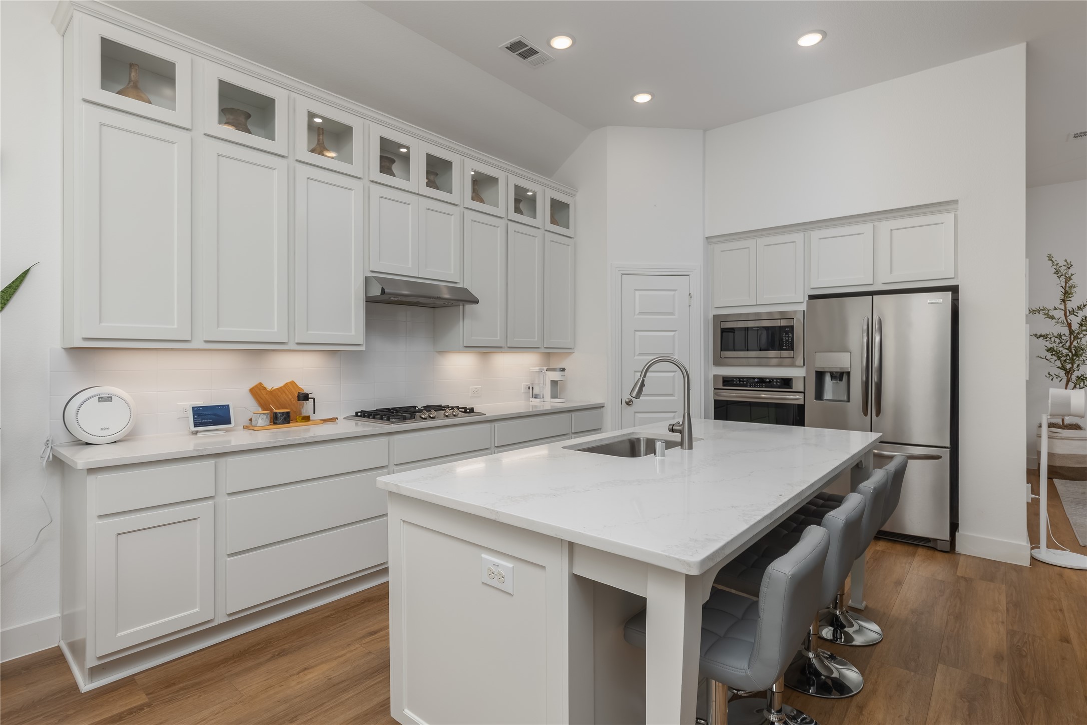 1128 Cottonseed Street