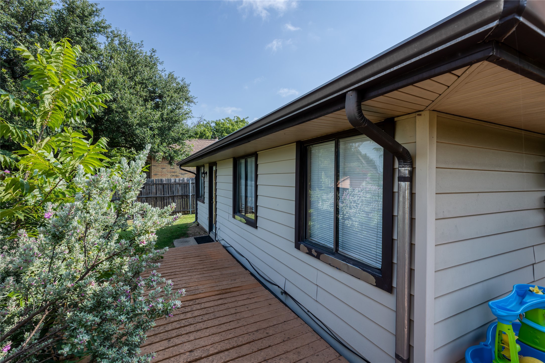 305 N Long Rifle Drive