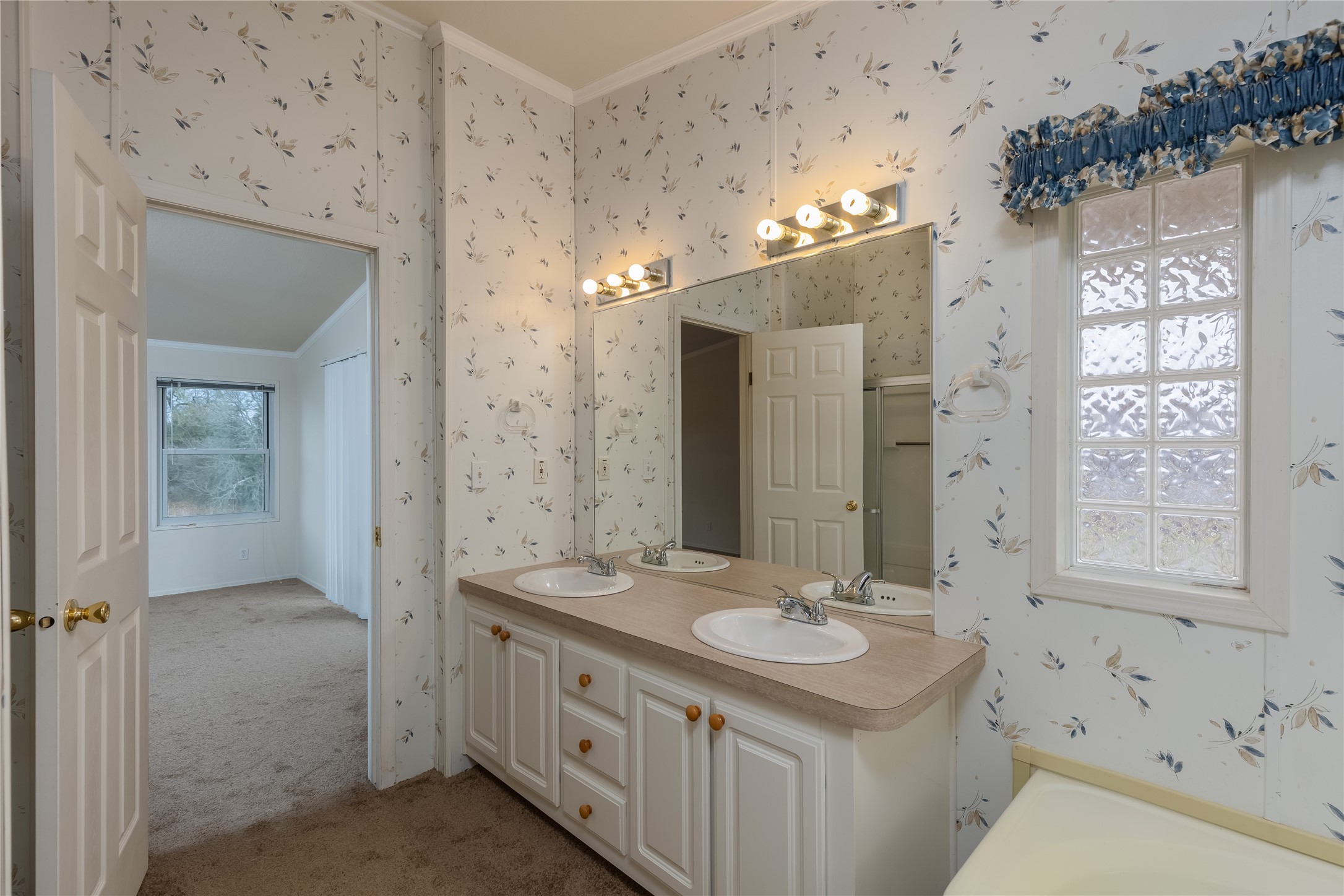 156 Northwoods Court