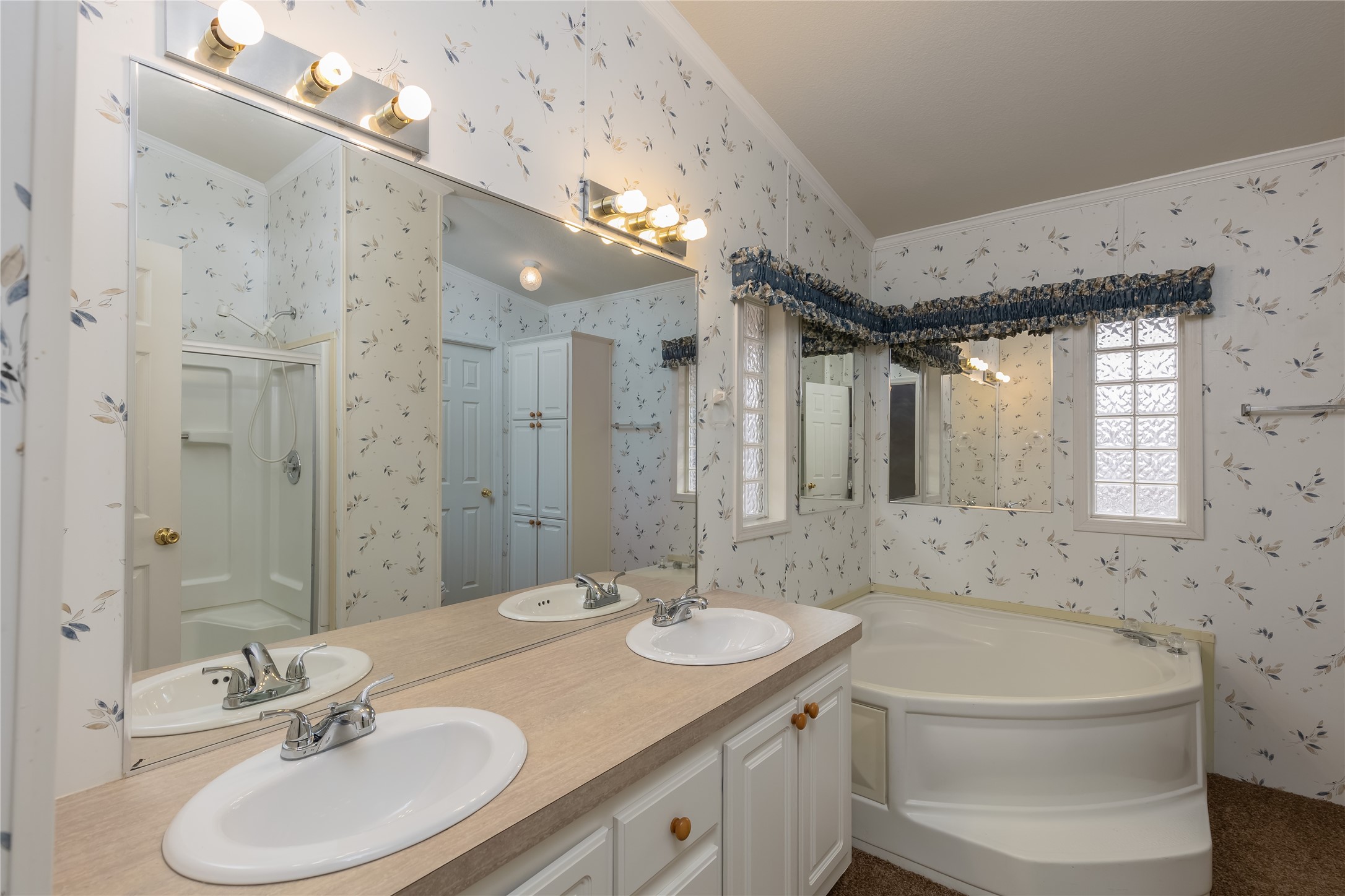 156 Northwoods Court