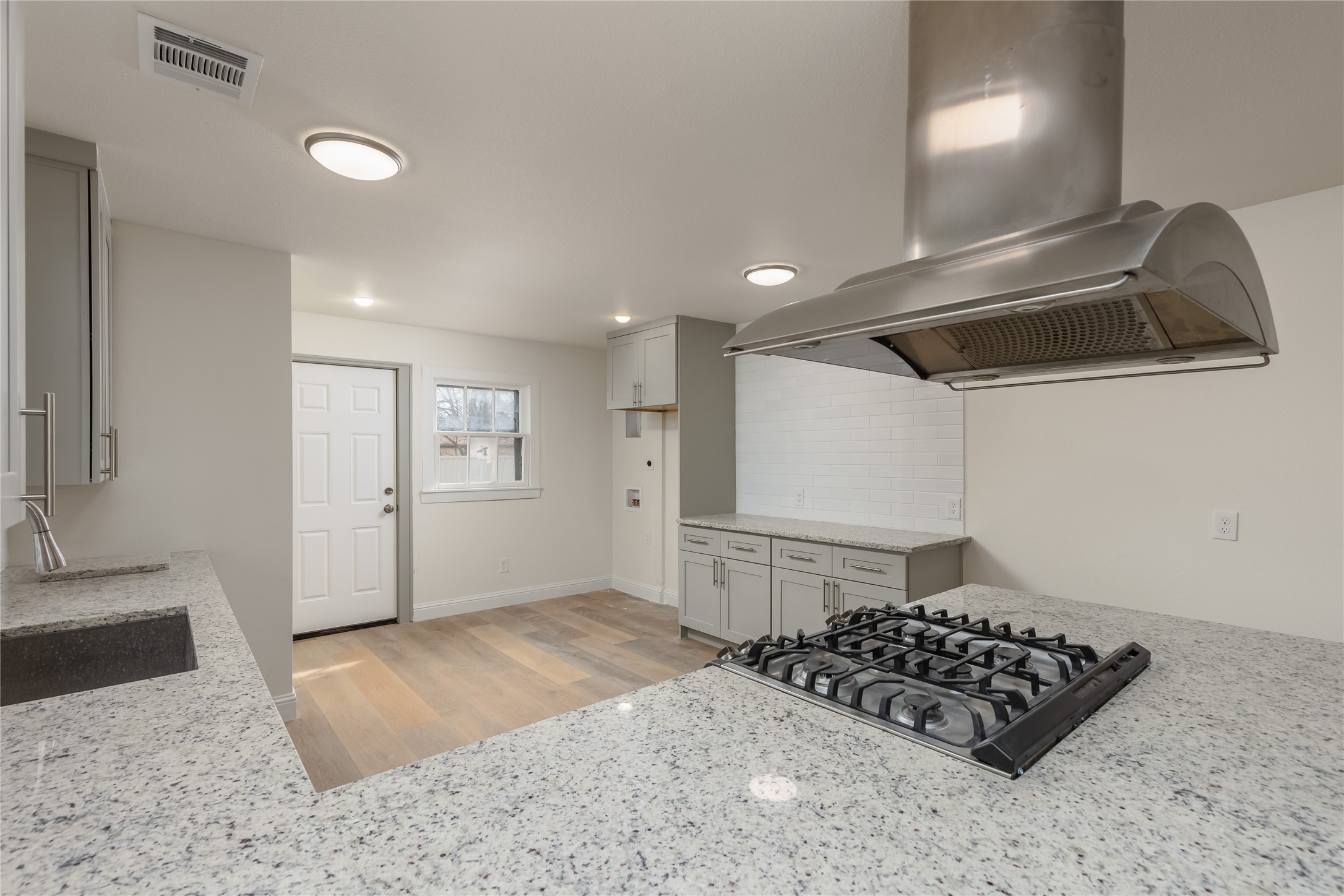 833 W Live Oak Street