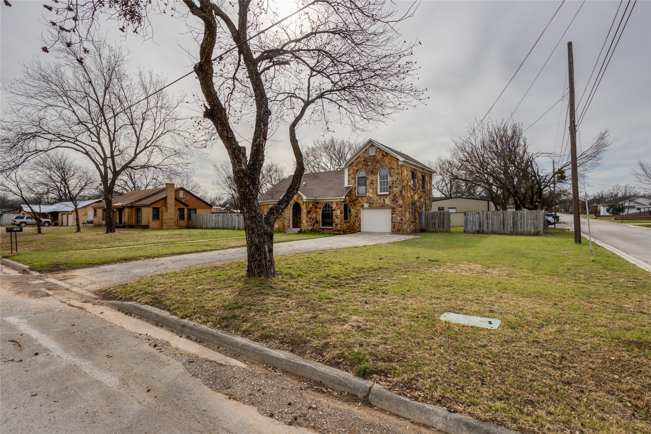 833 W Live Oak Street