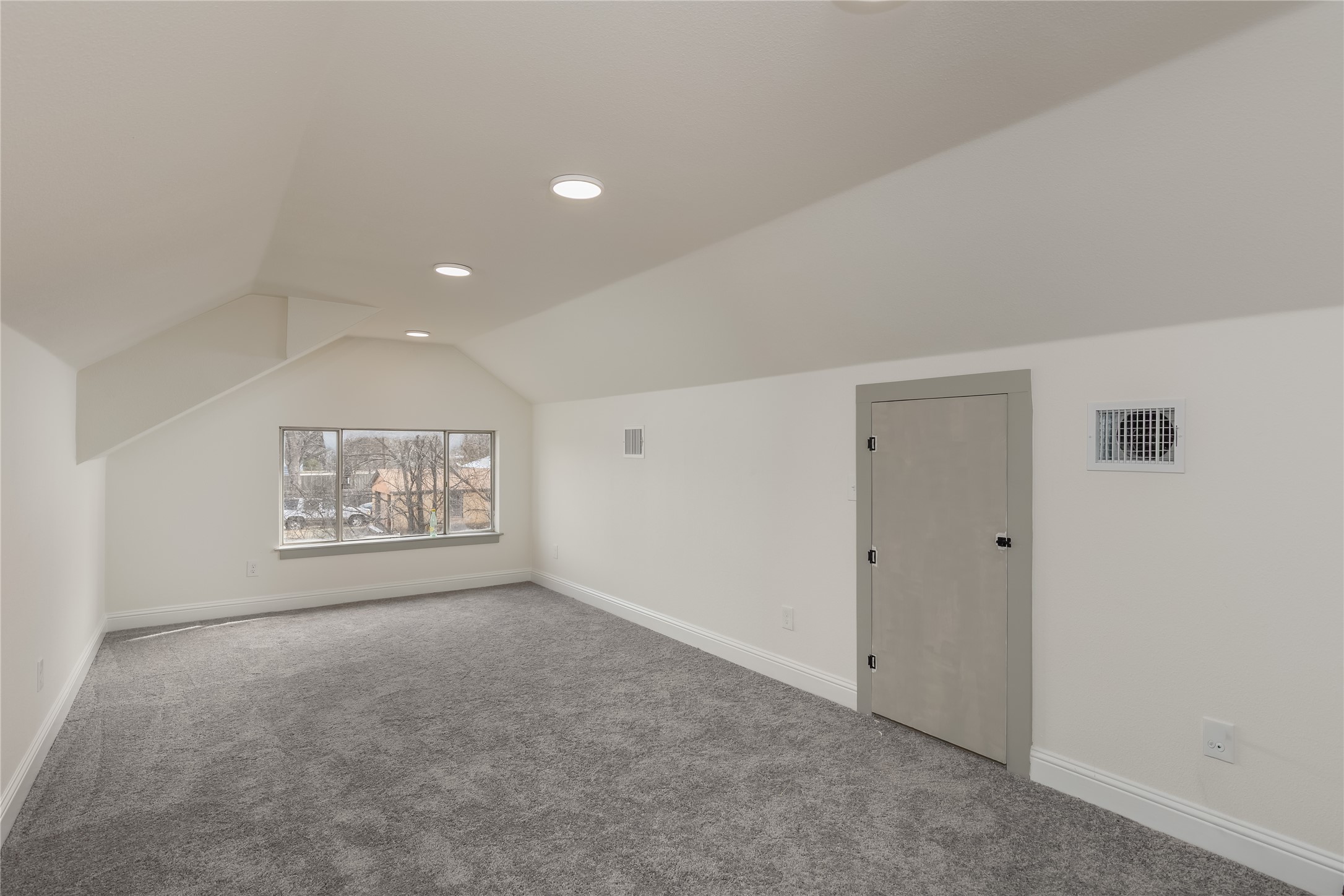 833 W Live Oak Street