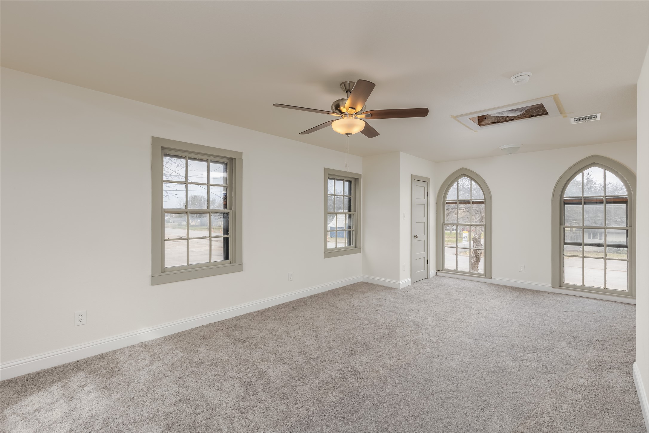 833 W Live Oak Street