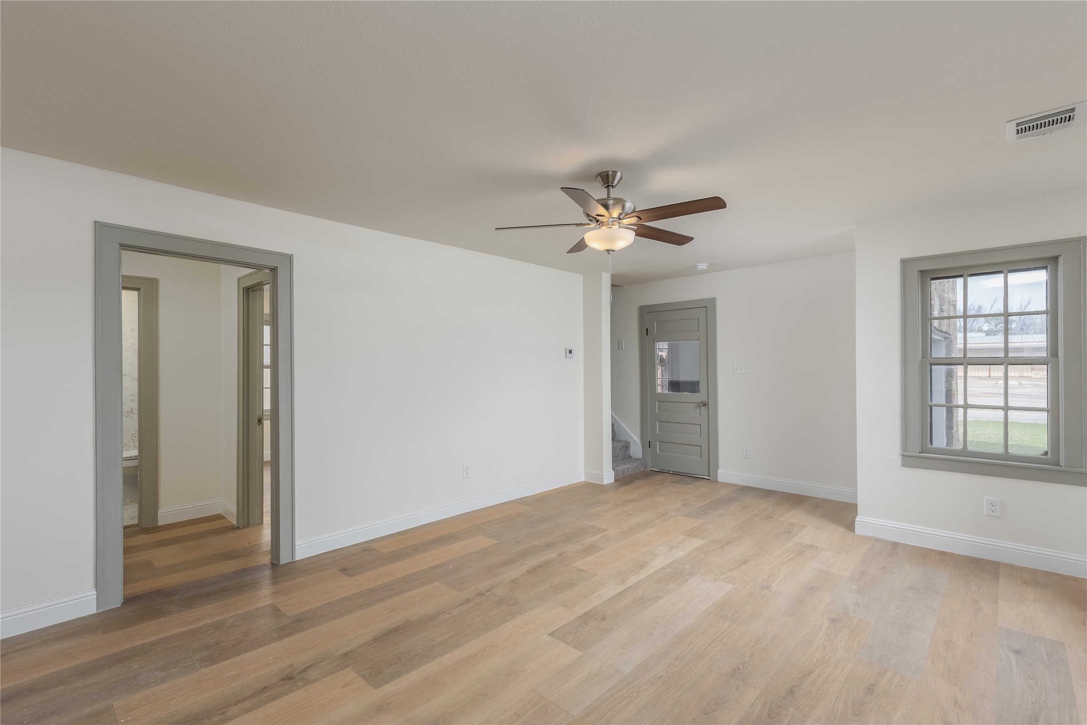 833 W Live Oak Street