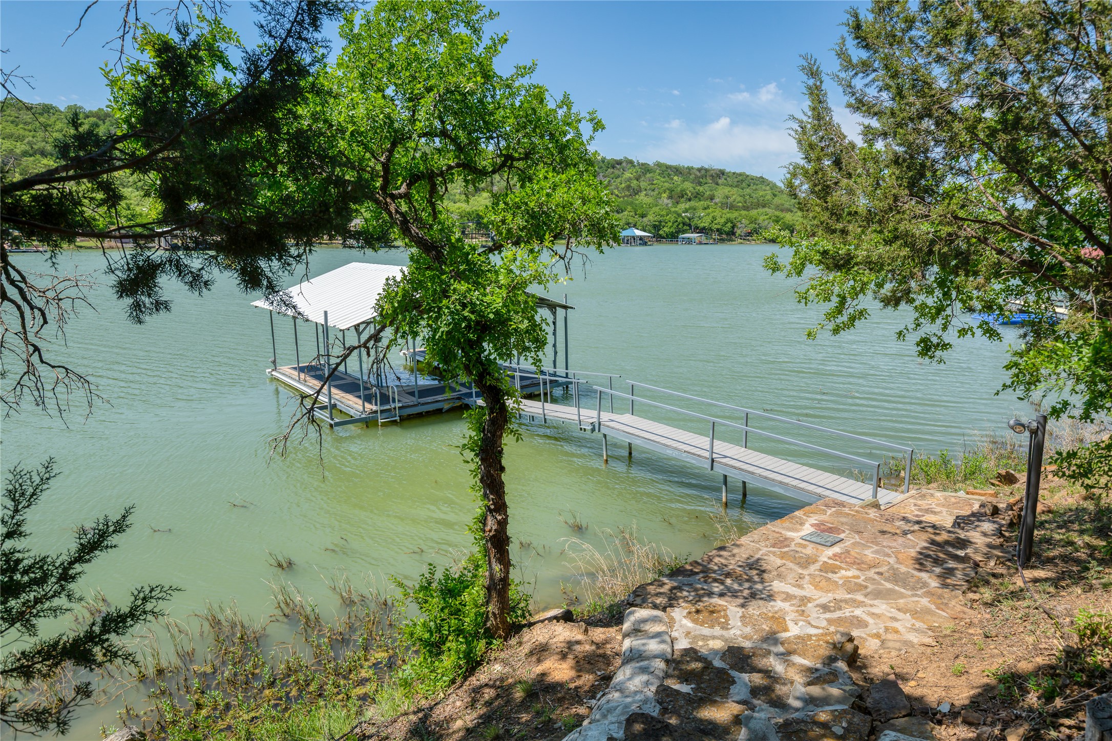 1780 S Lakeview Drive