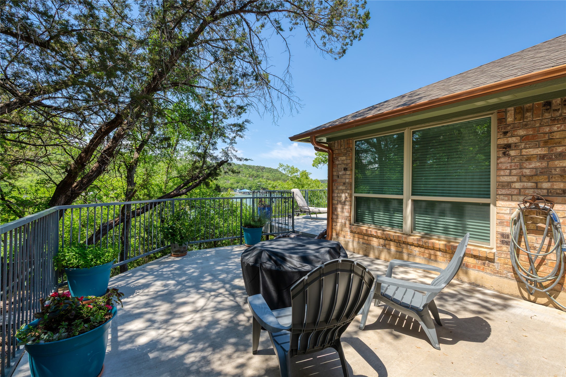 1780 S Lakeview Drive