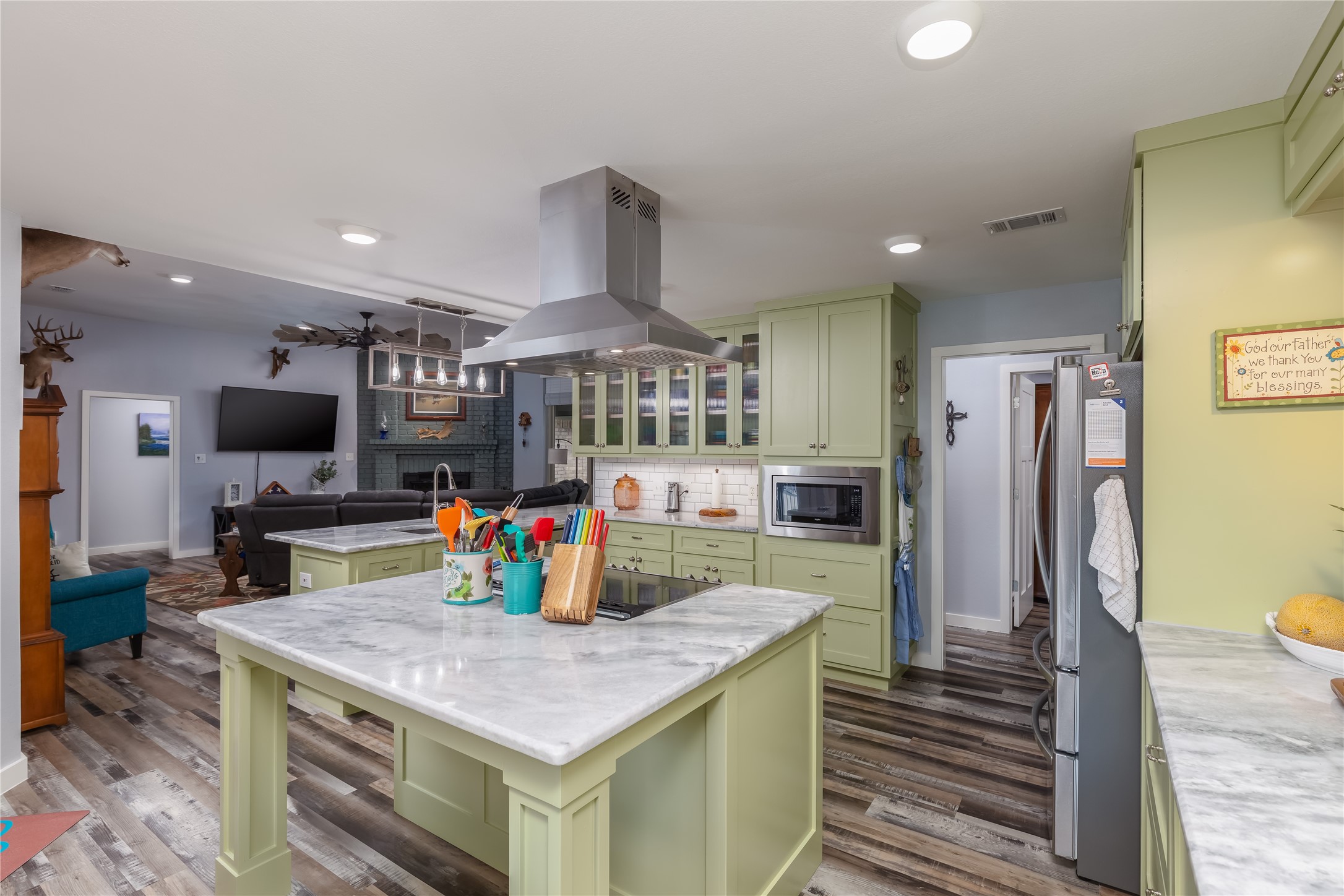 1780 S Lakeview Drive