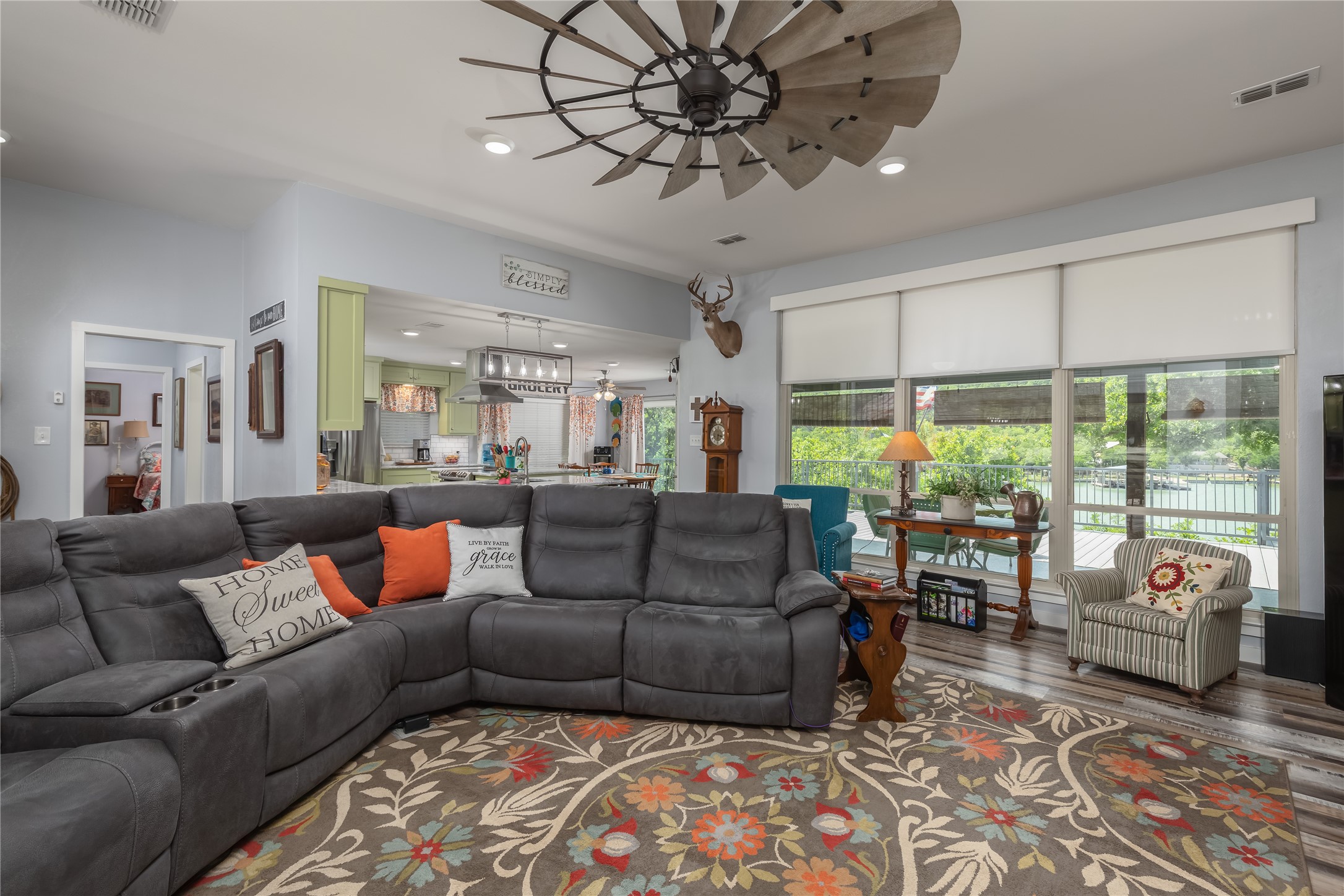 1780 S Lakeview Drive