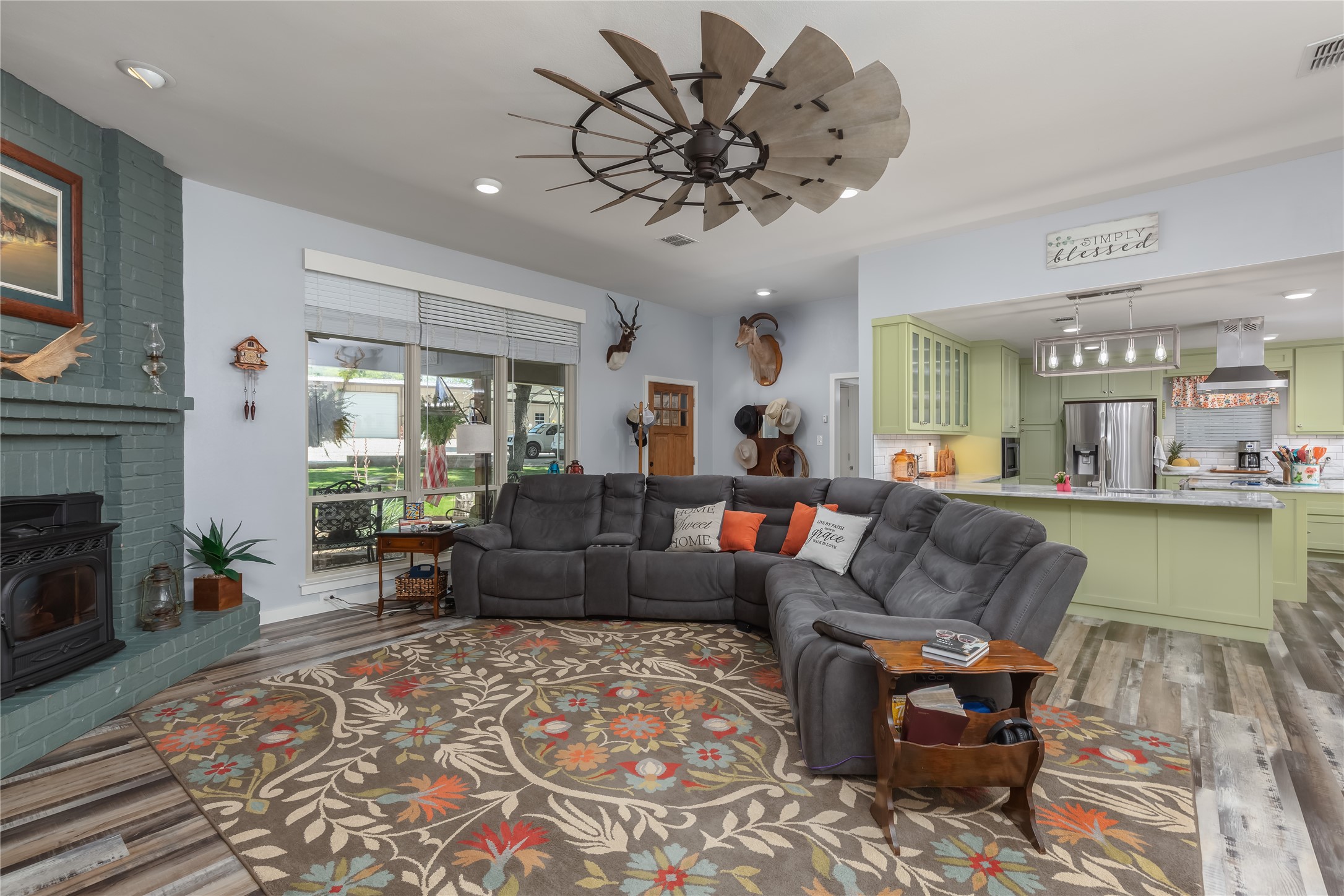 1780 S Lakeview Drive