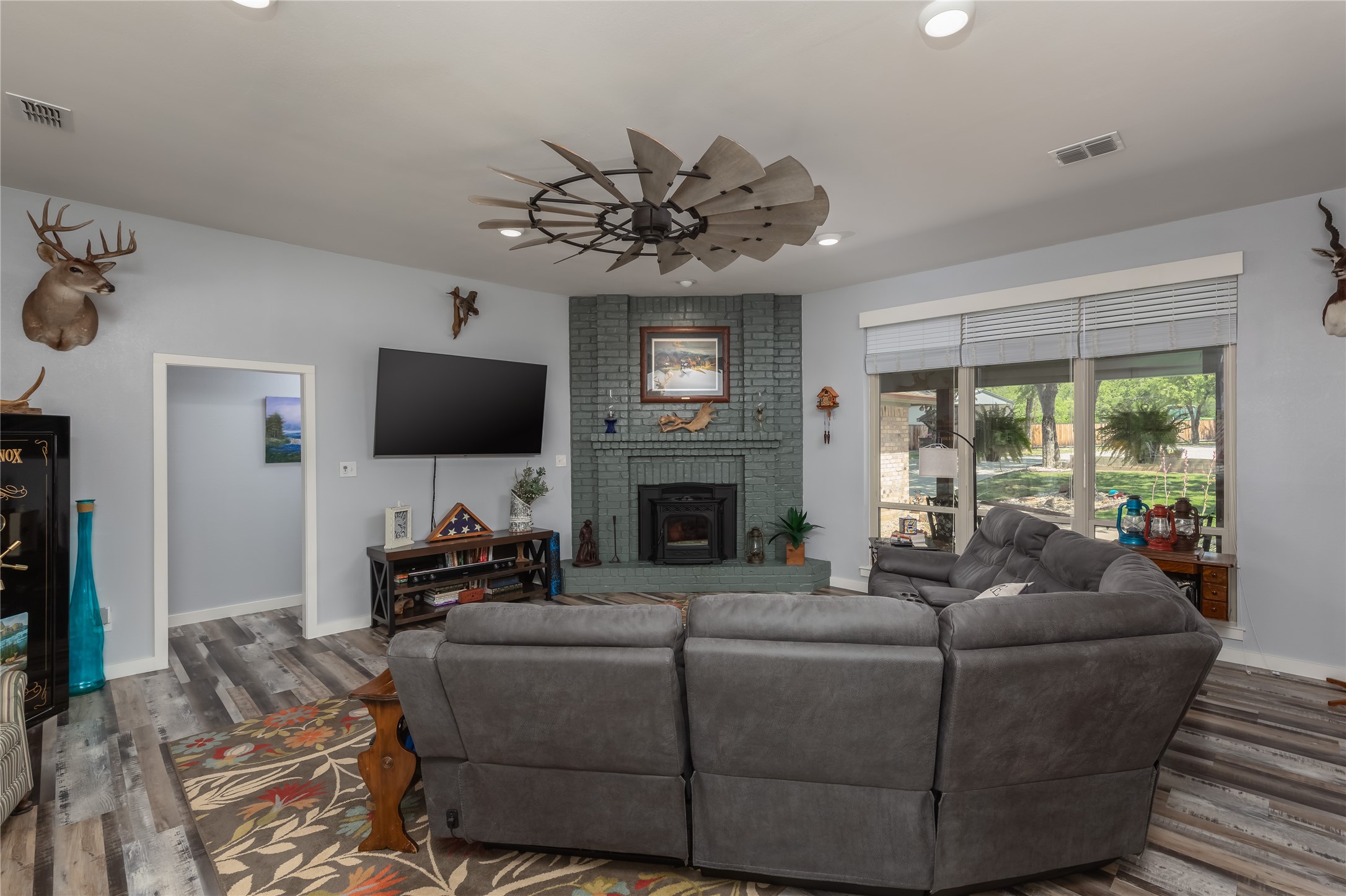 1780 S Lakeview Drive