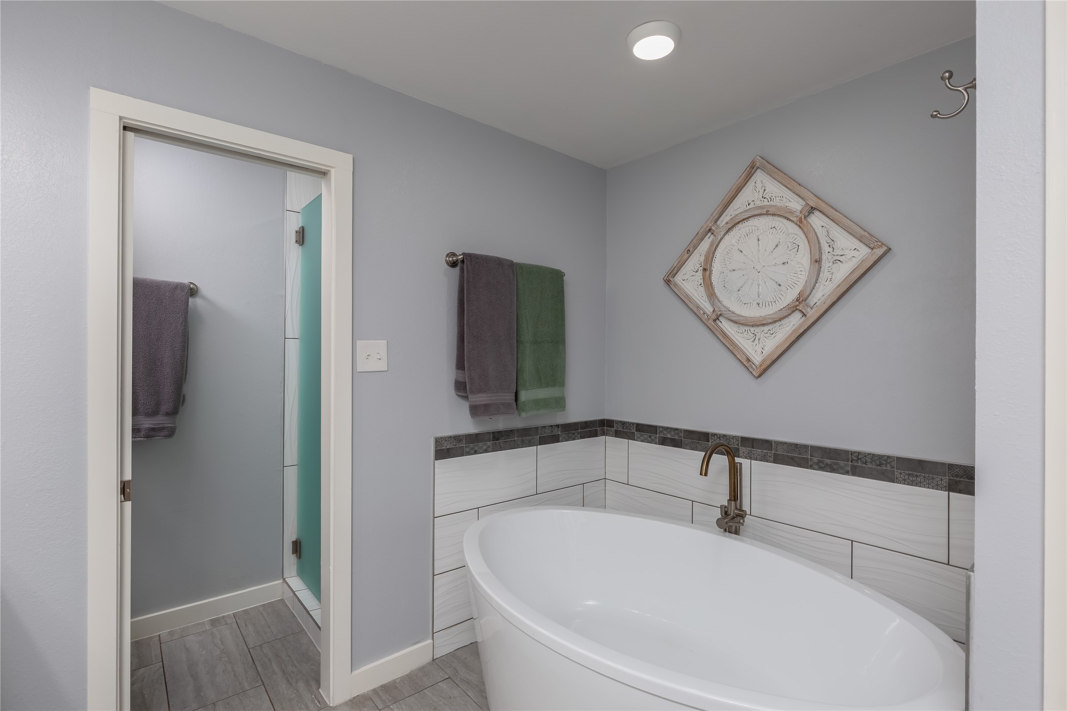 1780 S Lakeview Drive