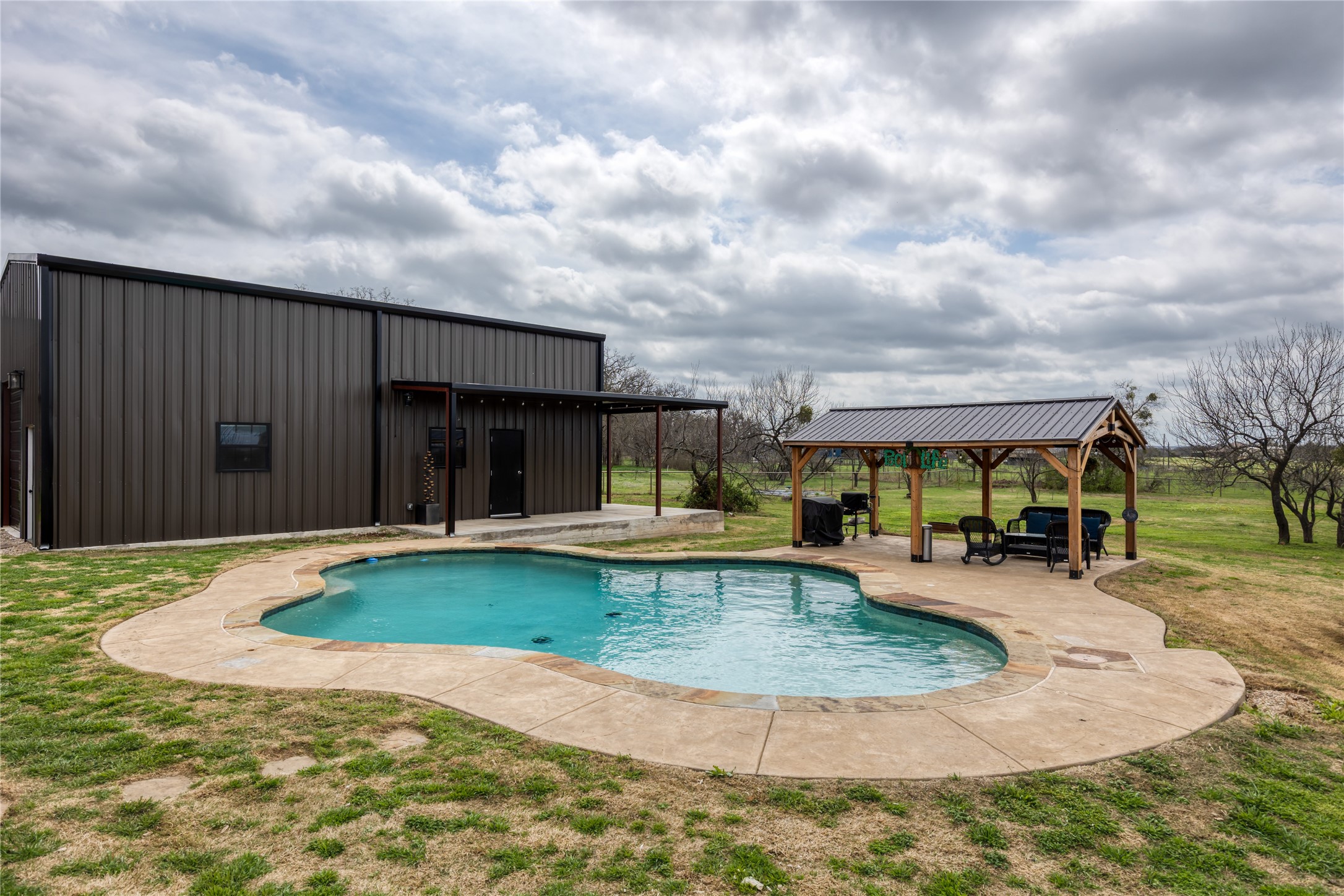138 Post Oak Way