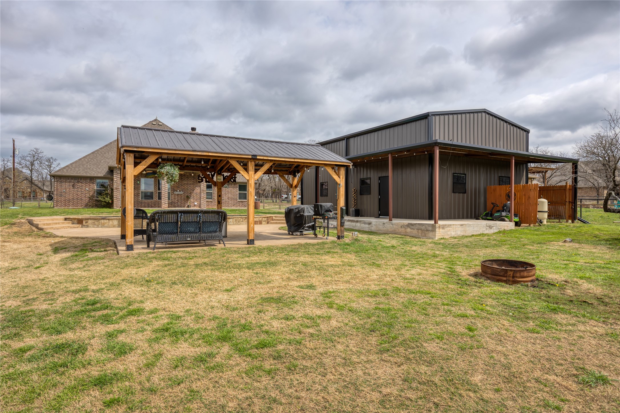 138 Post Oak Way