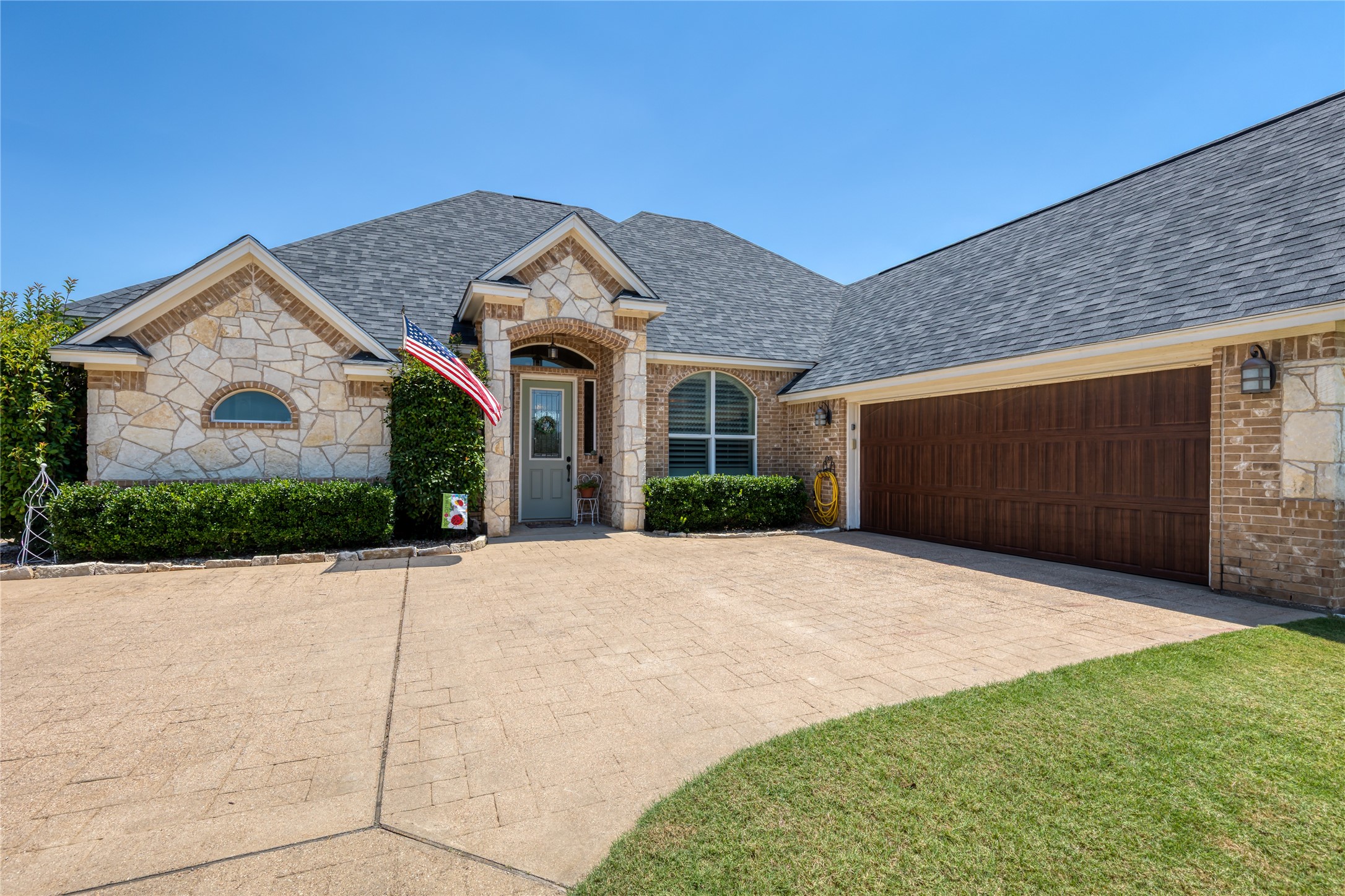 2821 Willow Ridge Circle