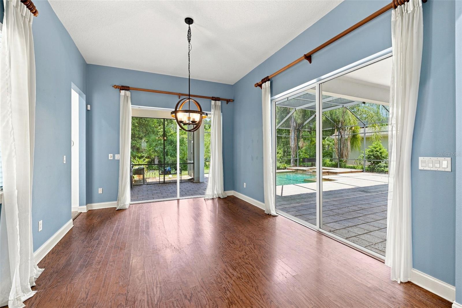 21201 SKY VISTA DR
