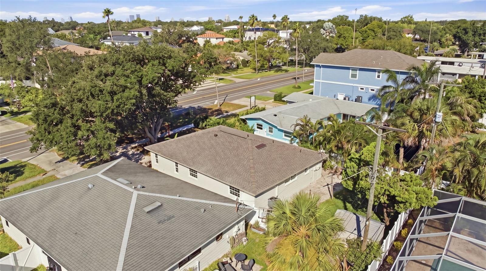 615 E DAVIS BLVD