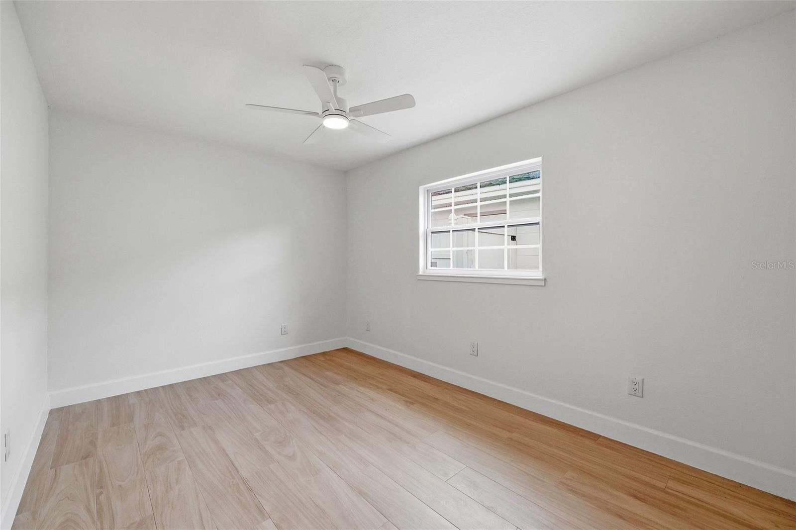 615 E DAVIS BLVD