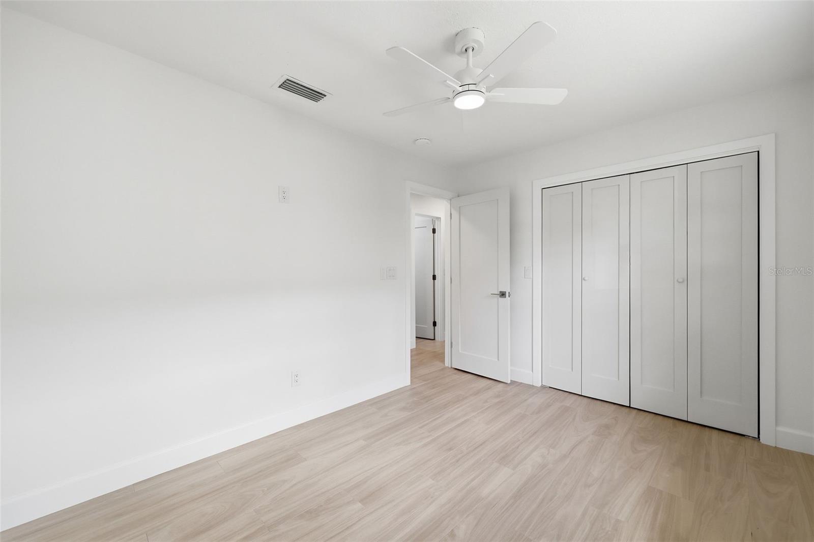 615 E DAVIS BLVD