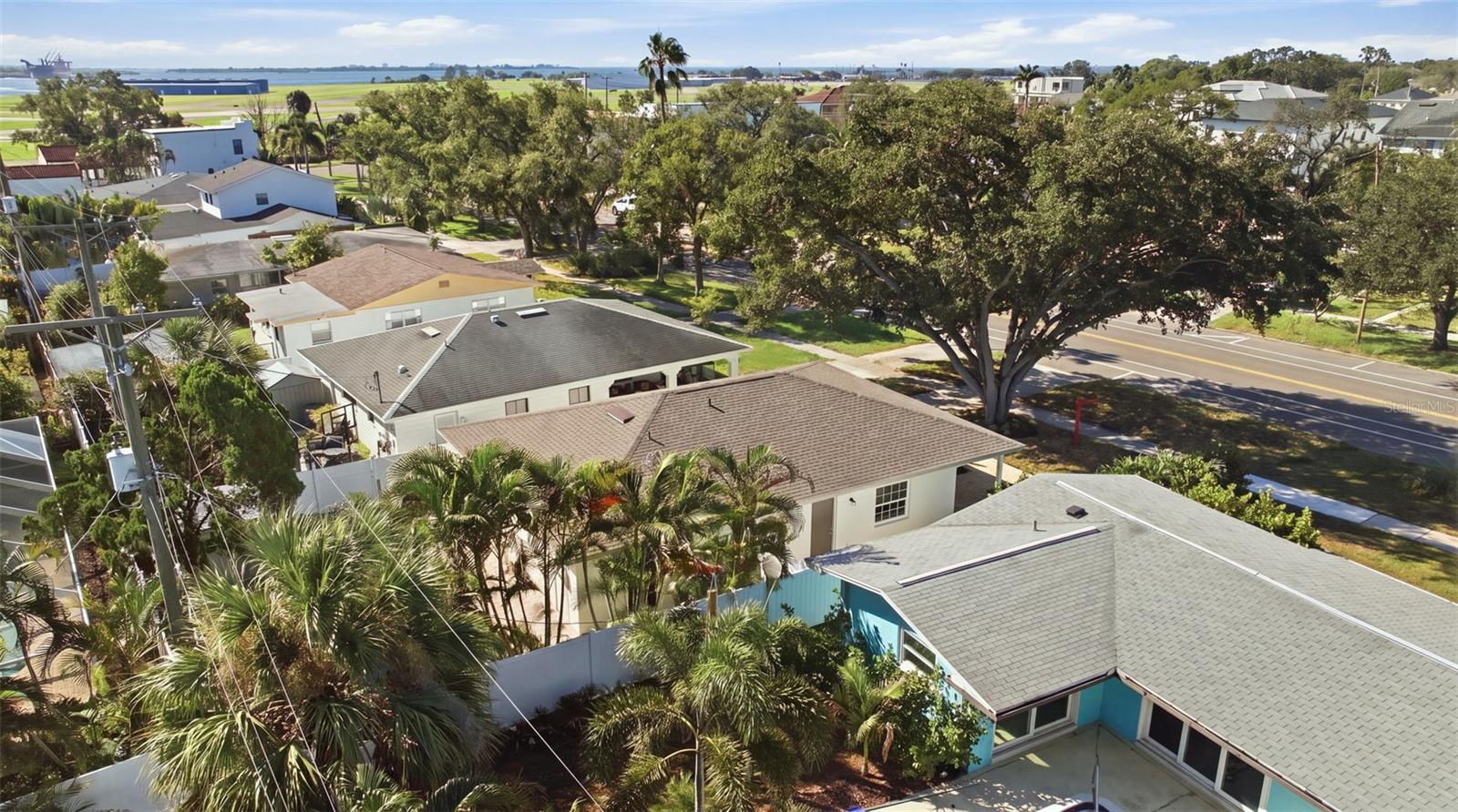 615 E DAVIS BLVD