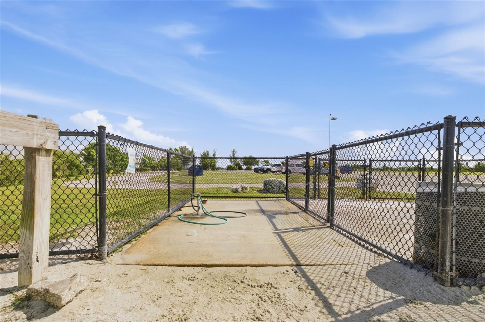 615 E DAVIS BLVD