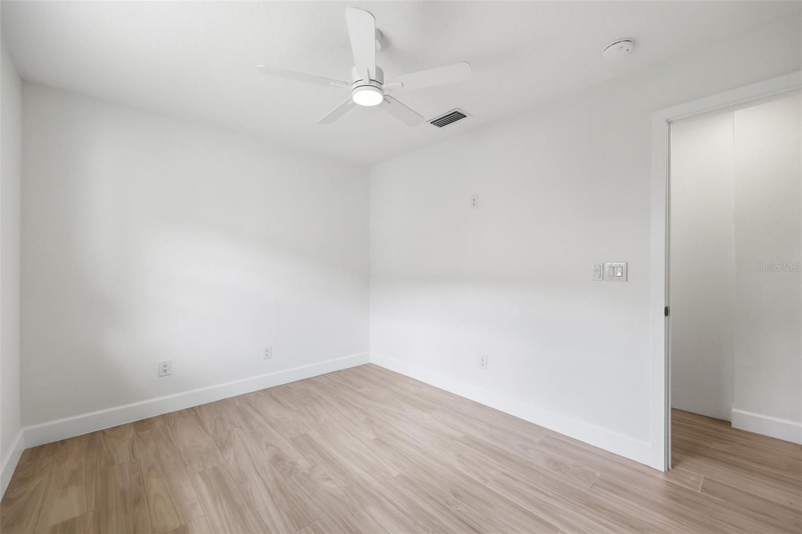 615 E DAVIS BLVD