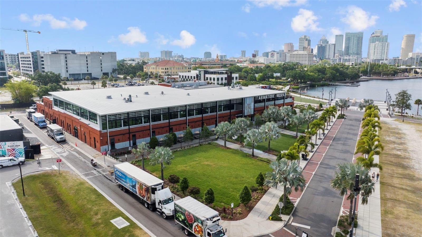 615 E DAVIS BLVD
